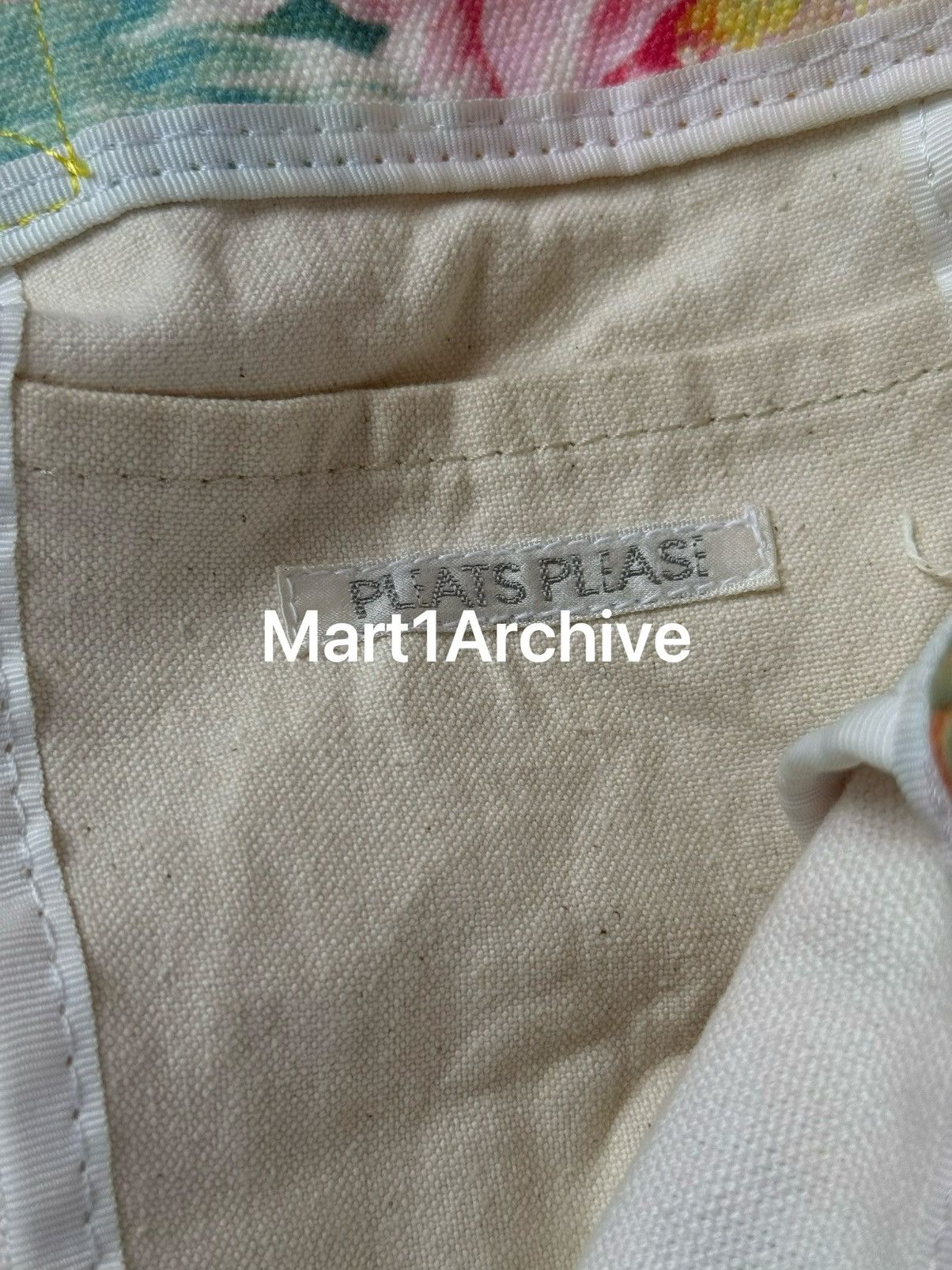 Issey Miyake Issey Miyake Pleats Please 98AW Peach & Lucky Doll Tote Bag Size ONE SIZE - 8 Thumbnail