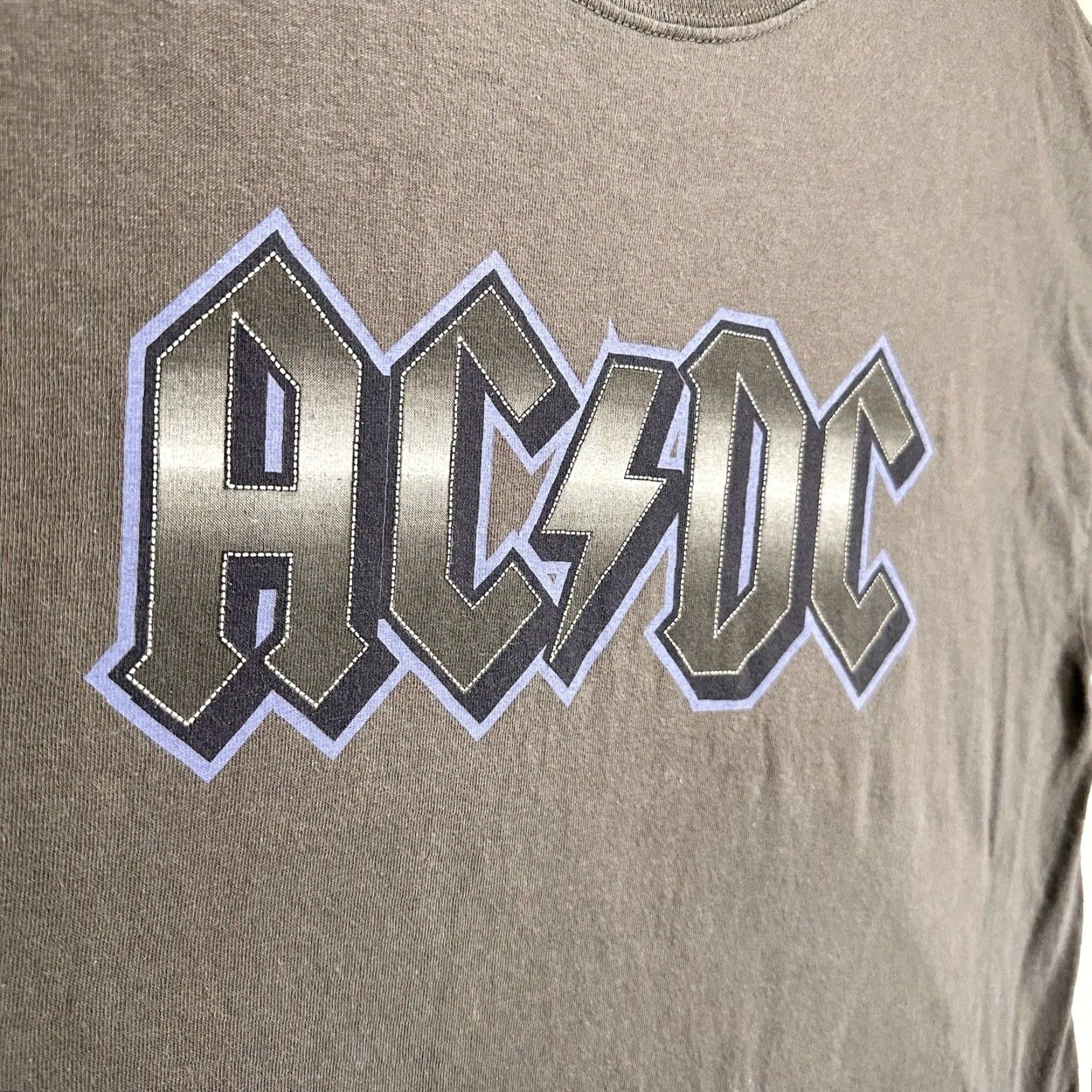 Gildan VINTAGE Gildan ACDC Shirt Men Large Short Sleeve Crew Neck Music Band Tee Cotton Gray Size US L / EU 52-54 / 3 - 7 Thumbnail