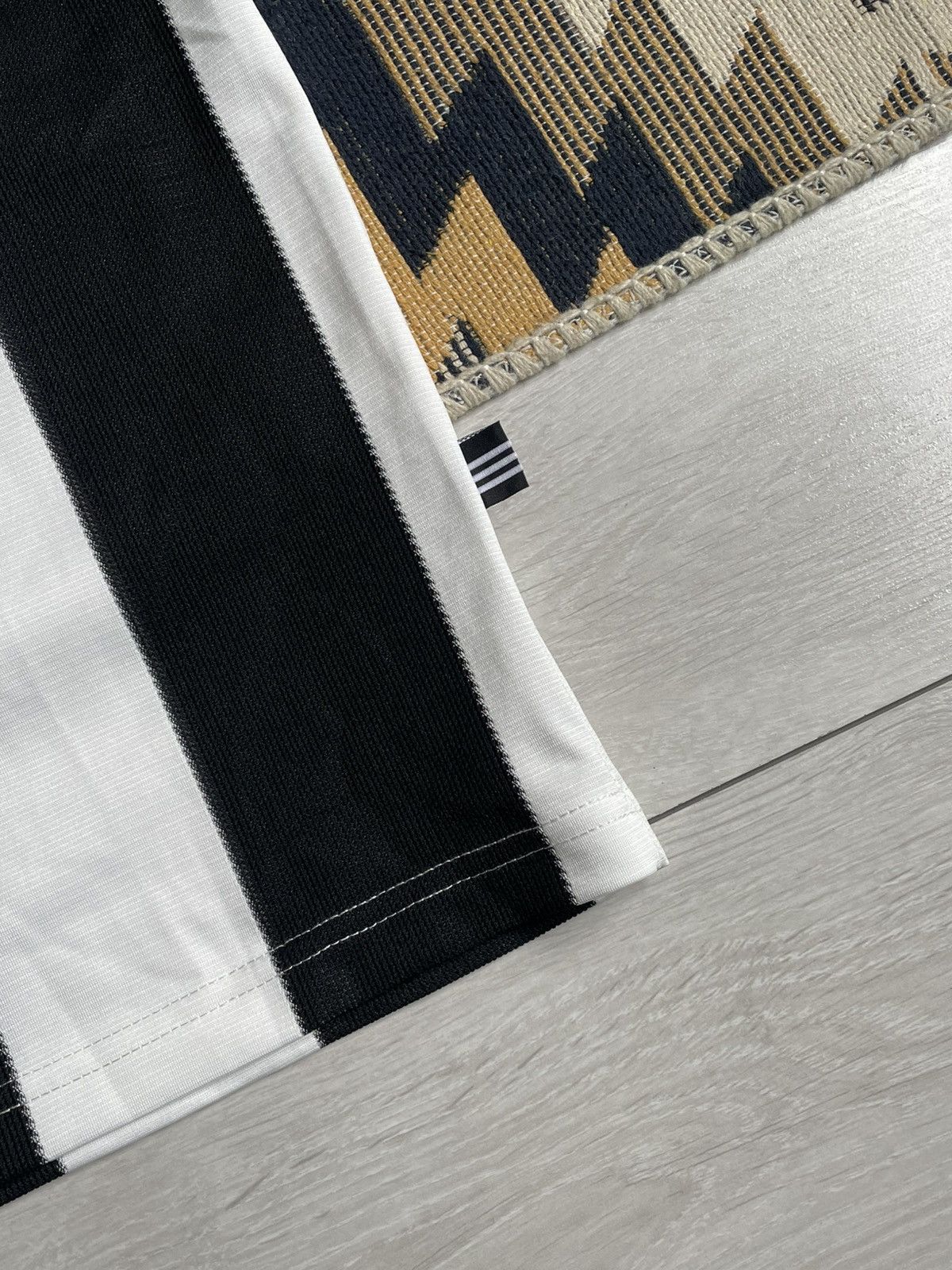 Adidas × Vintage Vintage NewCastle United 1995/97 #9 Shearer Soccer Jersey Size US L / EU 52-54 / 3 - 10 Thumbnail