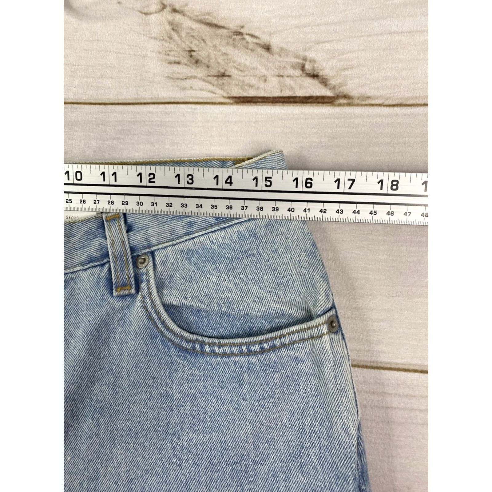 Calvin Klein VINTAGE Calvin Klein Jeans Jeans 13/14 Light Wash Denim High Rise Tapered Mom NWT Womens Boys? Size 34" / US 12 / IT 48 - 6 Thumbnail