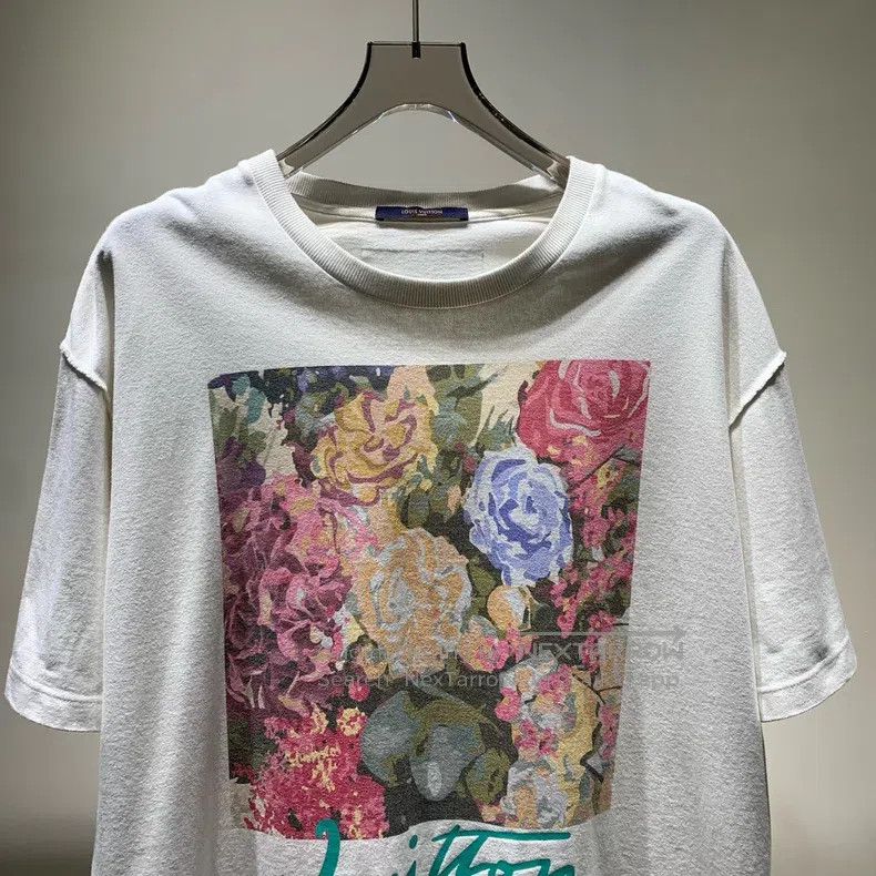 Louis Vuitton Louis Vuitton Alphabetic floral print short sleeve T-shirt Size US XXL / EU 58 / 5 - 3 Thumbnail