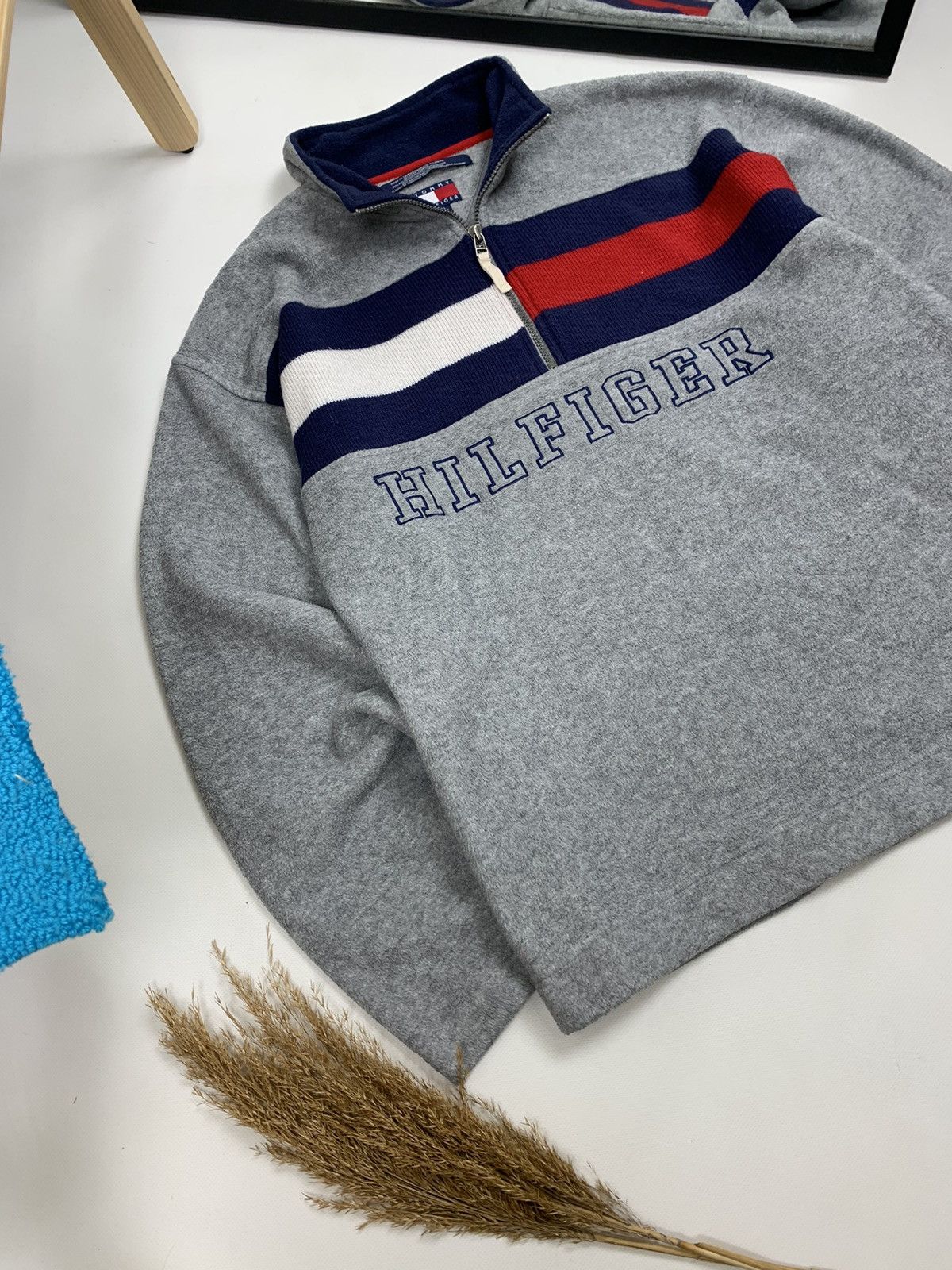 Tommy Hilfiger × Vintage Vintage Tommy Hillfiger 90’s 1/4 Fleece Sweatshirt Size US XL / EU 56 / 4 - 7 Thumbnail