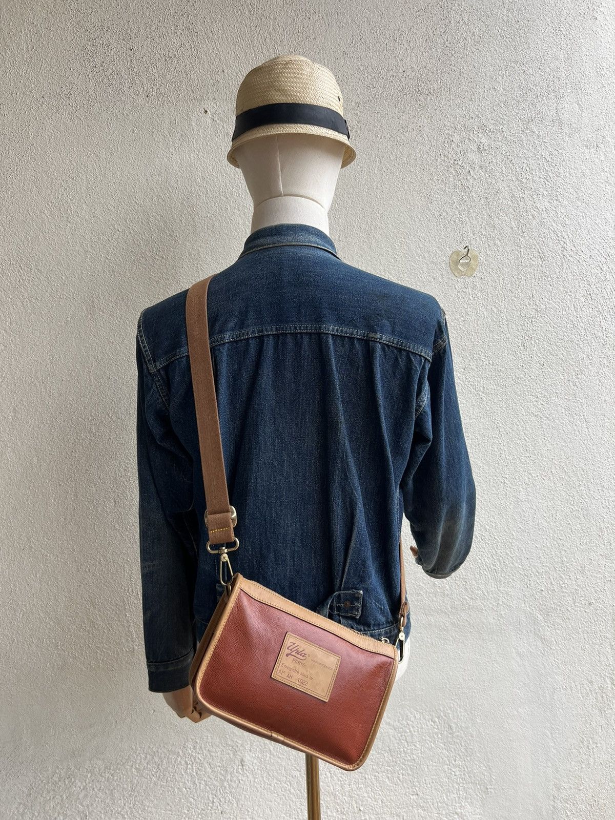 Leather Vintage 90s Upla Paris Scratches Patina Leather Sling Bag Size ONE SIZE - 5 Thumbnail