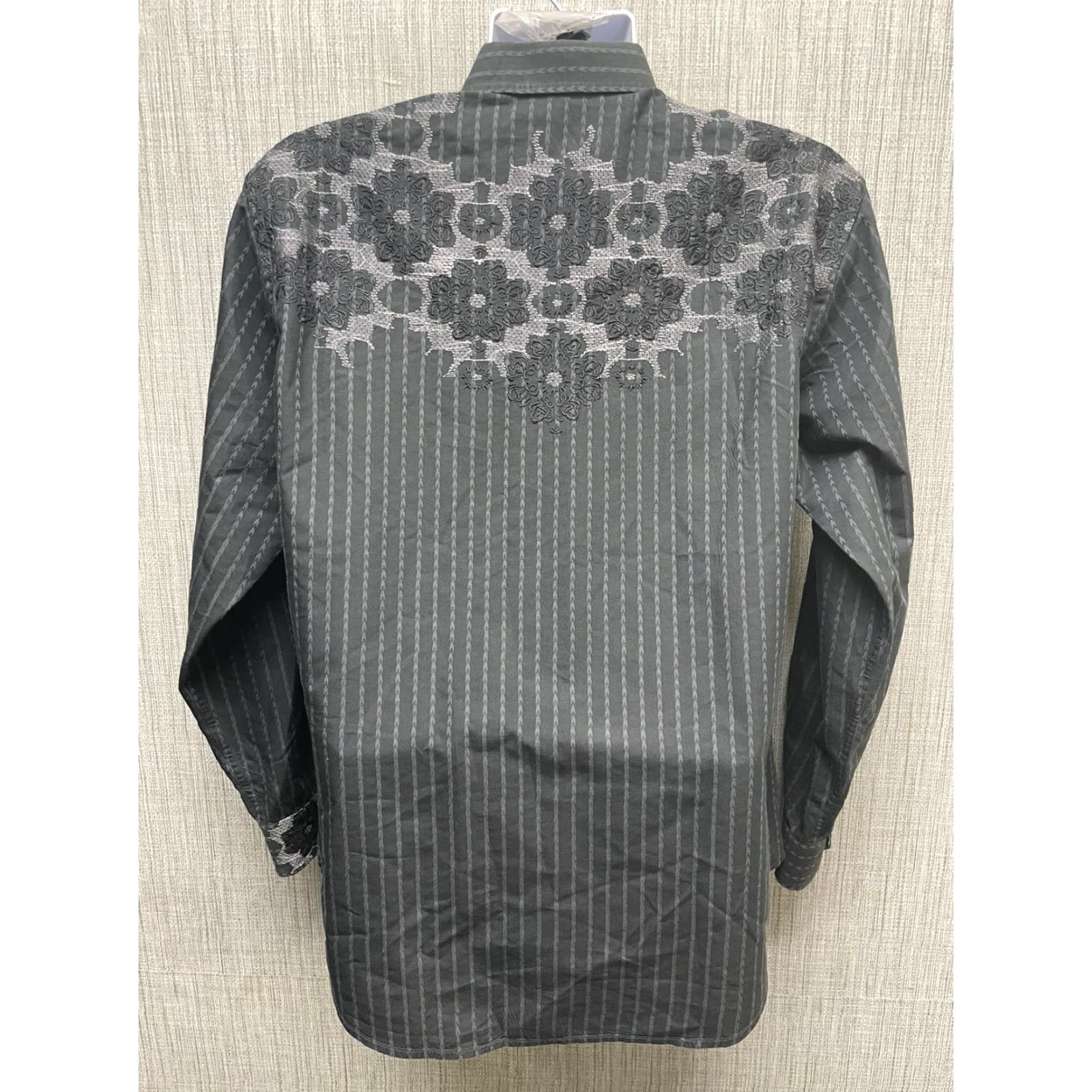 Robert Graham ROBERT GRAHAM Shirt Black Striped Button-Down M Adult Men's Cotton Regular with Flip Cuff Size US M / EU 48-50 / 2 - 5 Thumbnail