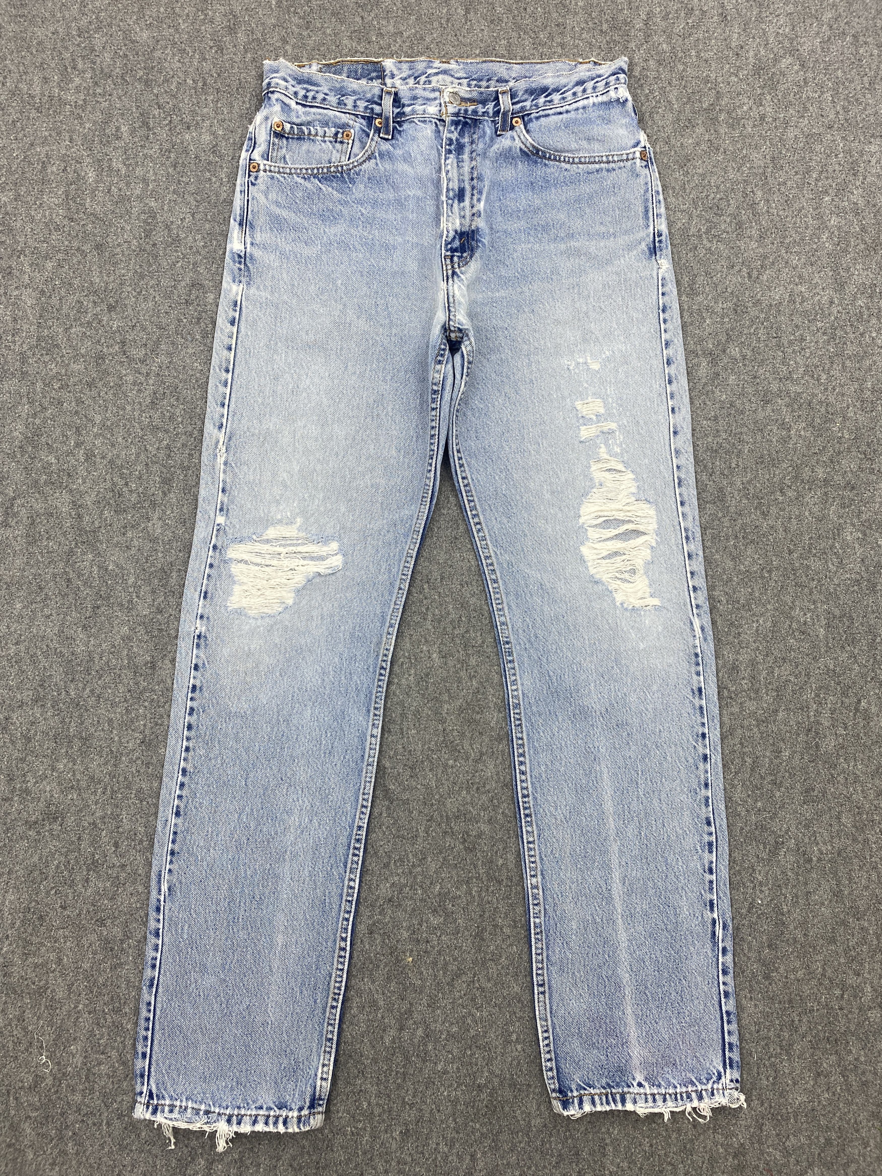 Distressed Vintage 90s Levi's 505 Faded Blue Jeans DP2655