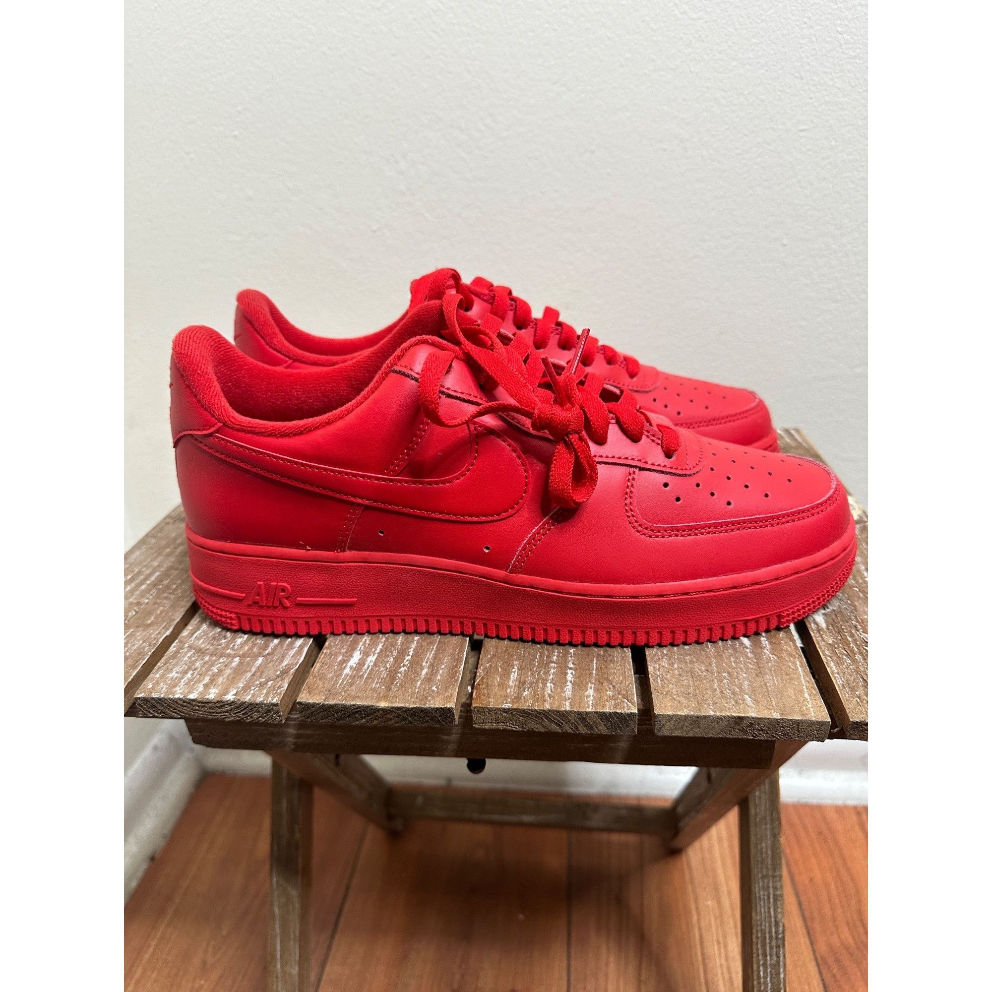 Nike Nike Airforce 1 Low Triple Red Size US 10 / EU 43 - 1 Thumbnail