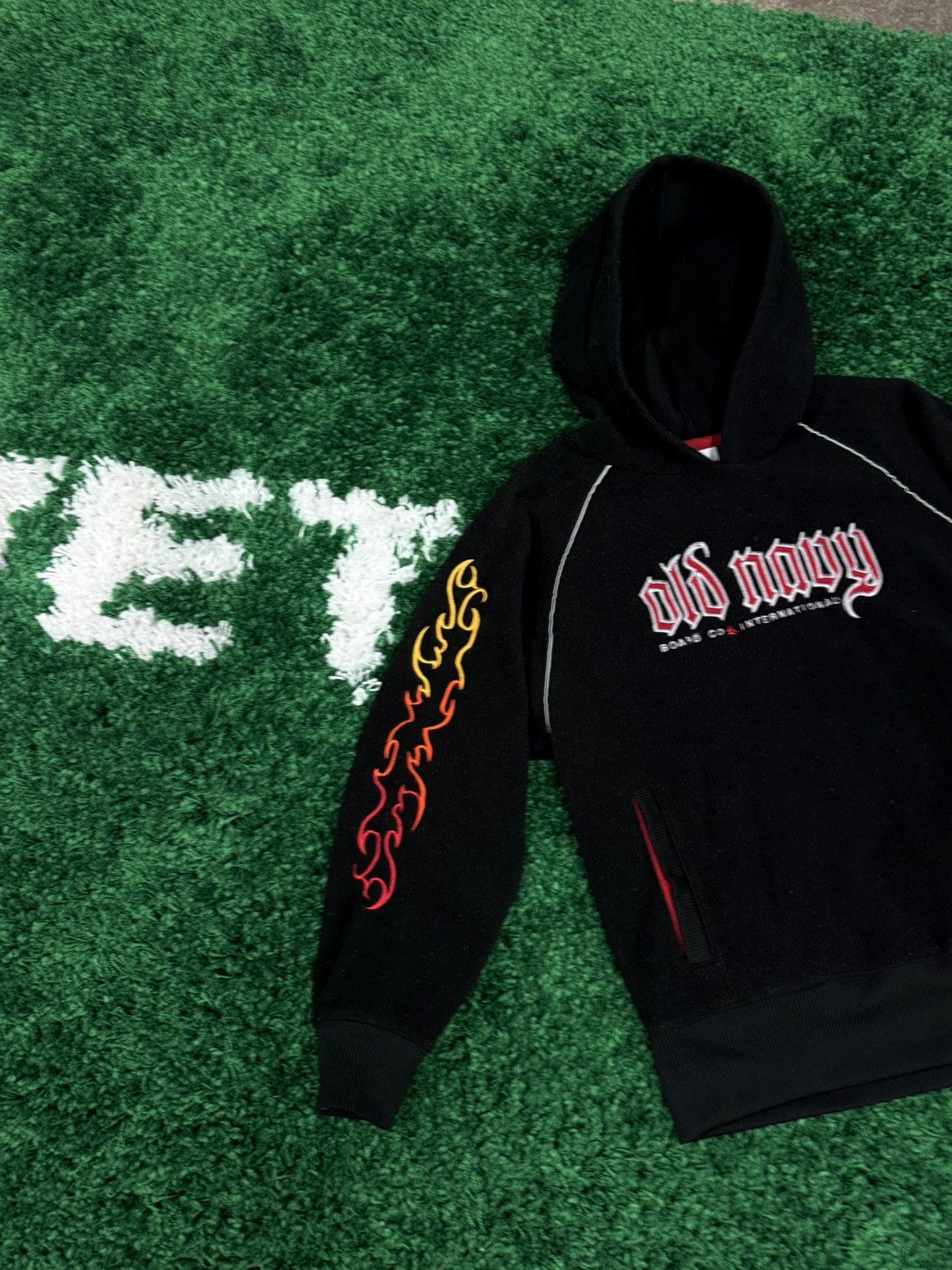 Old Navy Old Navy Embroidered Flames Fire Black Gothic Logo Hoodie Size US XXS / EU 40 - 2 Thumbnail