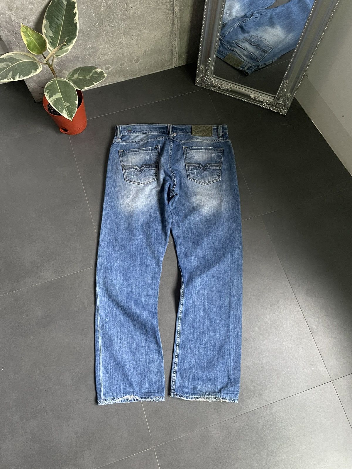 Diesel Vintage Diesel industry Distressed Washed Jeans Size US 34 / EU 50 - 6 Thumbnail