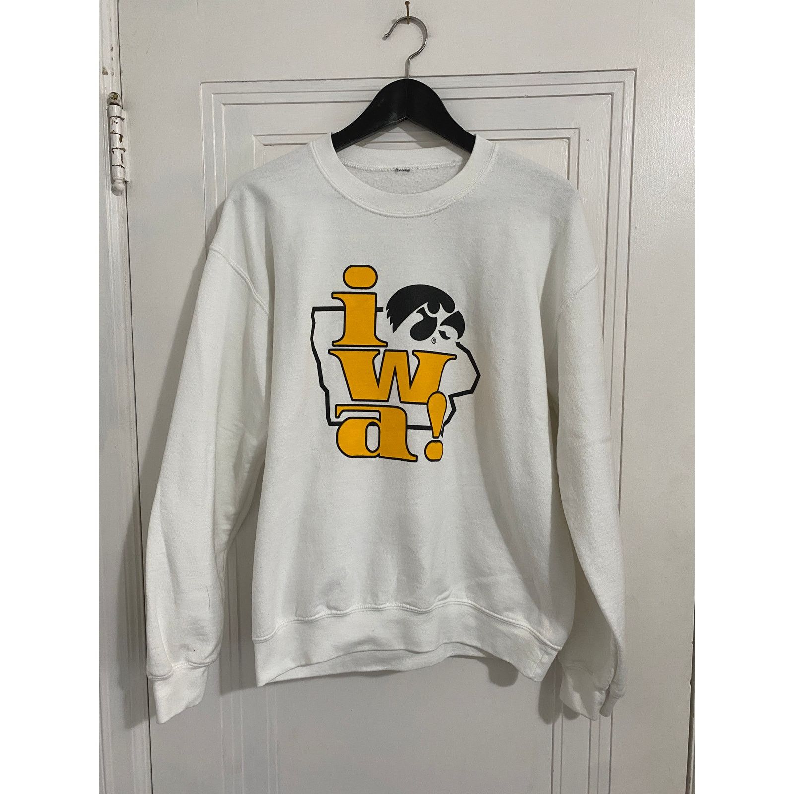 NCAA University of Iowa Hawkeyes IOWA! Crewneck Size Small Size US S / EU 44-46 / 1 - 1 Thumbnail