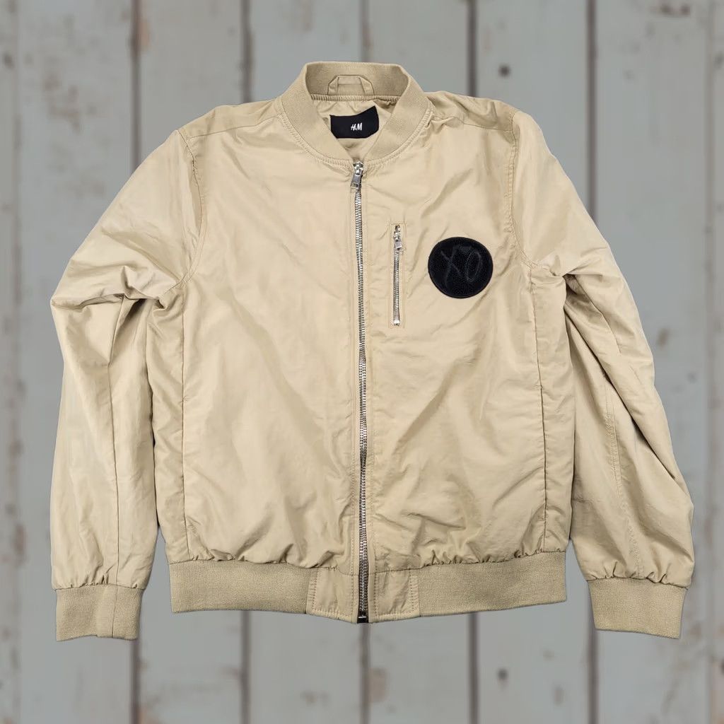 H&M H&M XO Mens Medium The Weeknd Tan Bomber Jacket Beige Full Zip Graphic Back Jacket Size US M / EU 48-50 / 2 - 1 Thumbnail