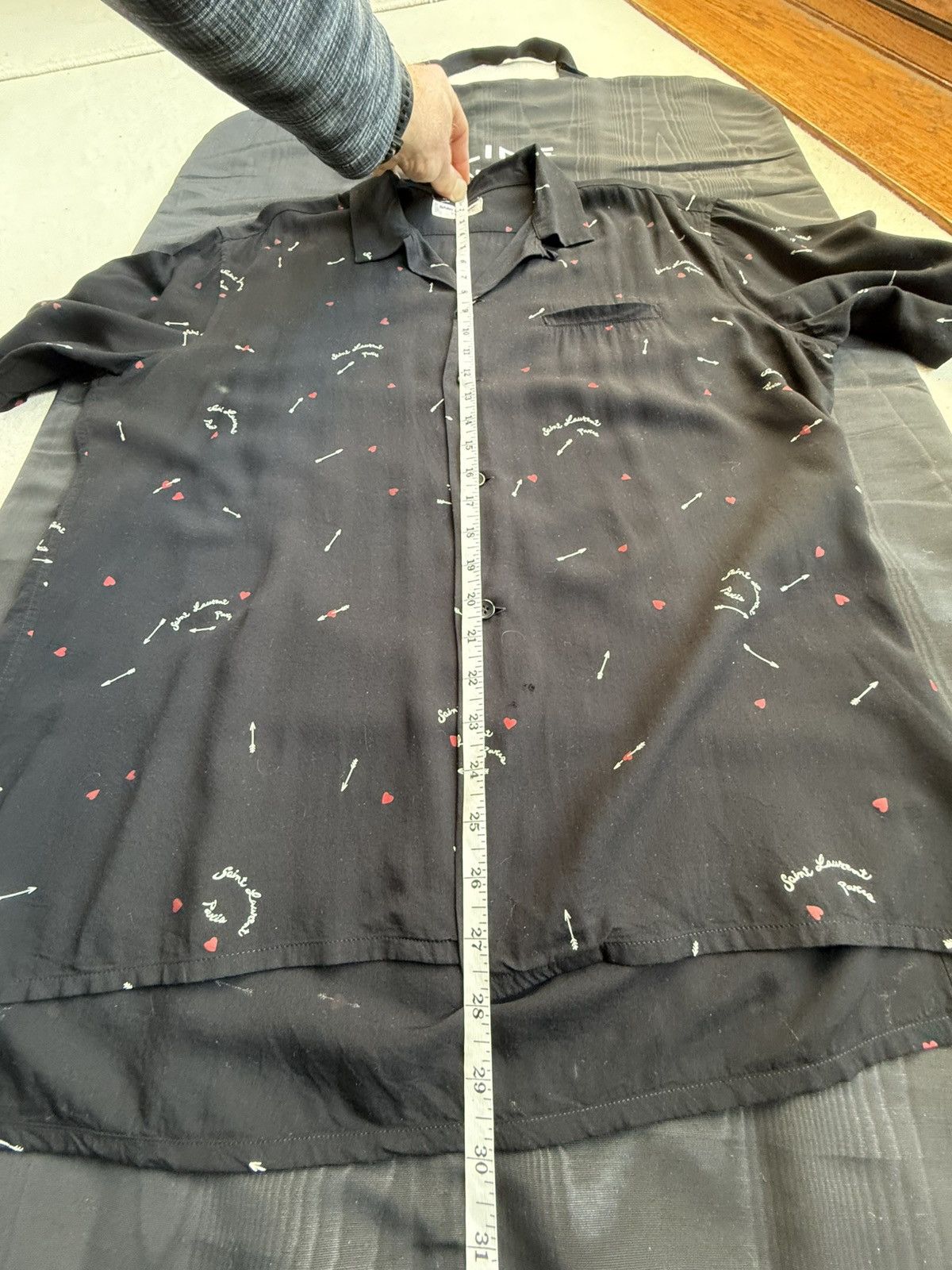 Saint Laurent Paris SS22 Saint Laurent short sleeve shirt heart arrow logo 41 Size US L / EU 52-54 / 3 - 5 Thumbnail