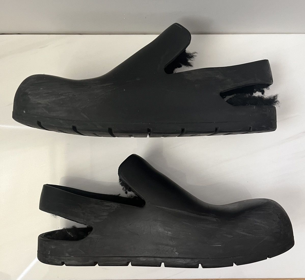 Bottega Veneta Bottega Veneta Black Rubber Clog Shearling Lined Size US 7 / EU 40 - 3 Thumbnail