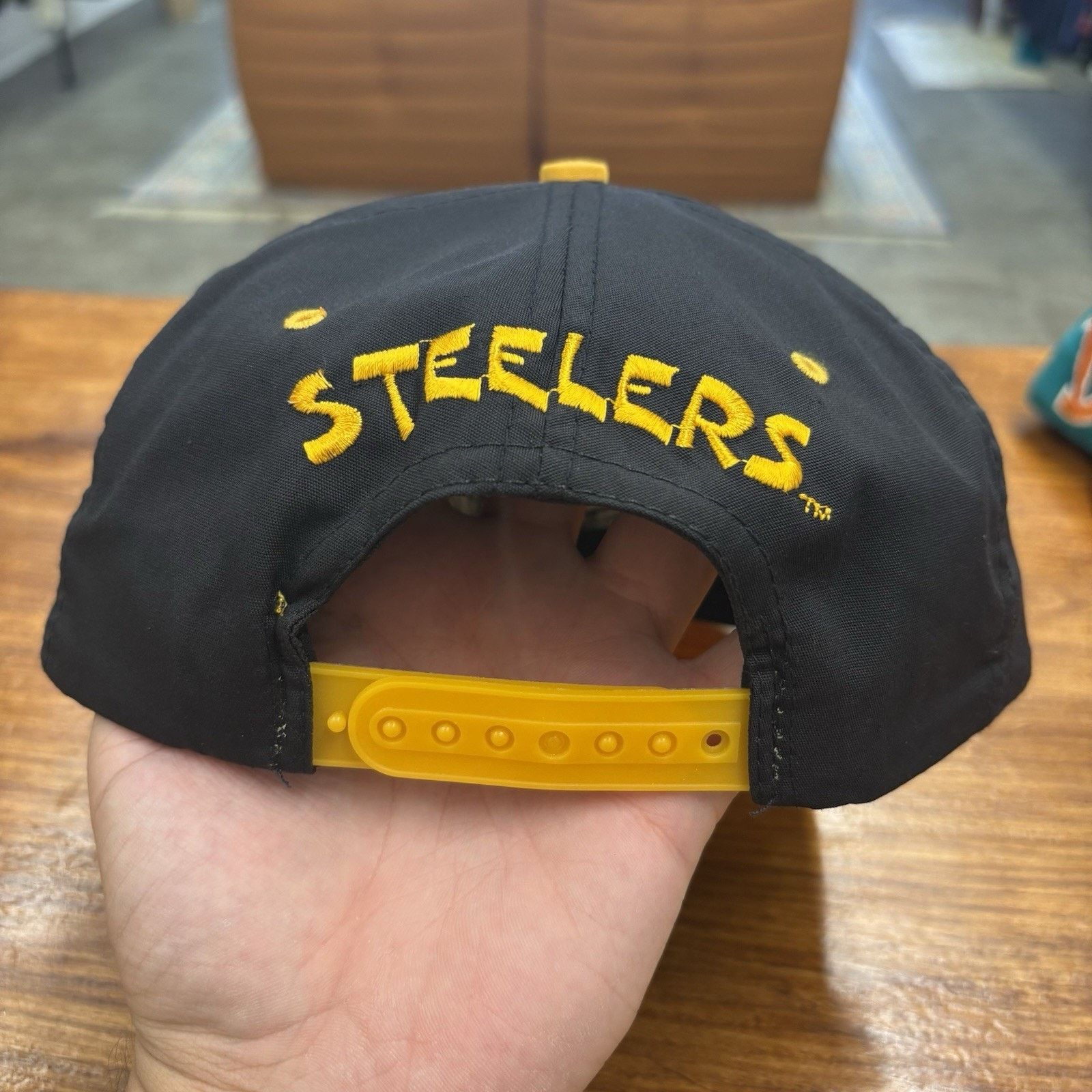 Logo 7 Vintage 90s NFL Steelers X Taz Looney Toons Snap Back Hat Size ONE SIZE - 4 Thumbnail