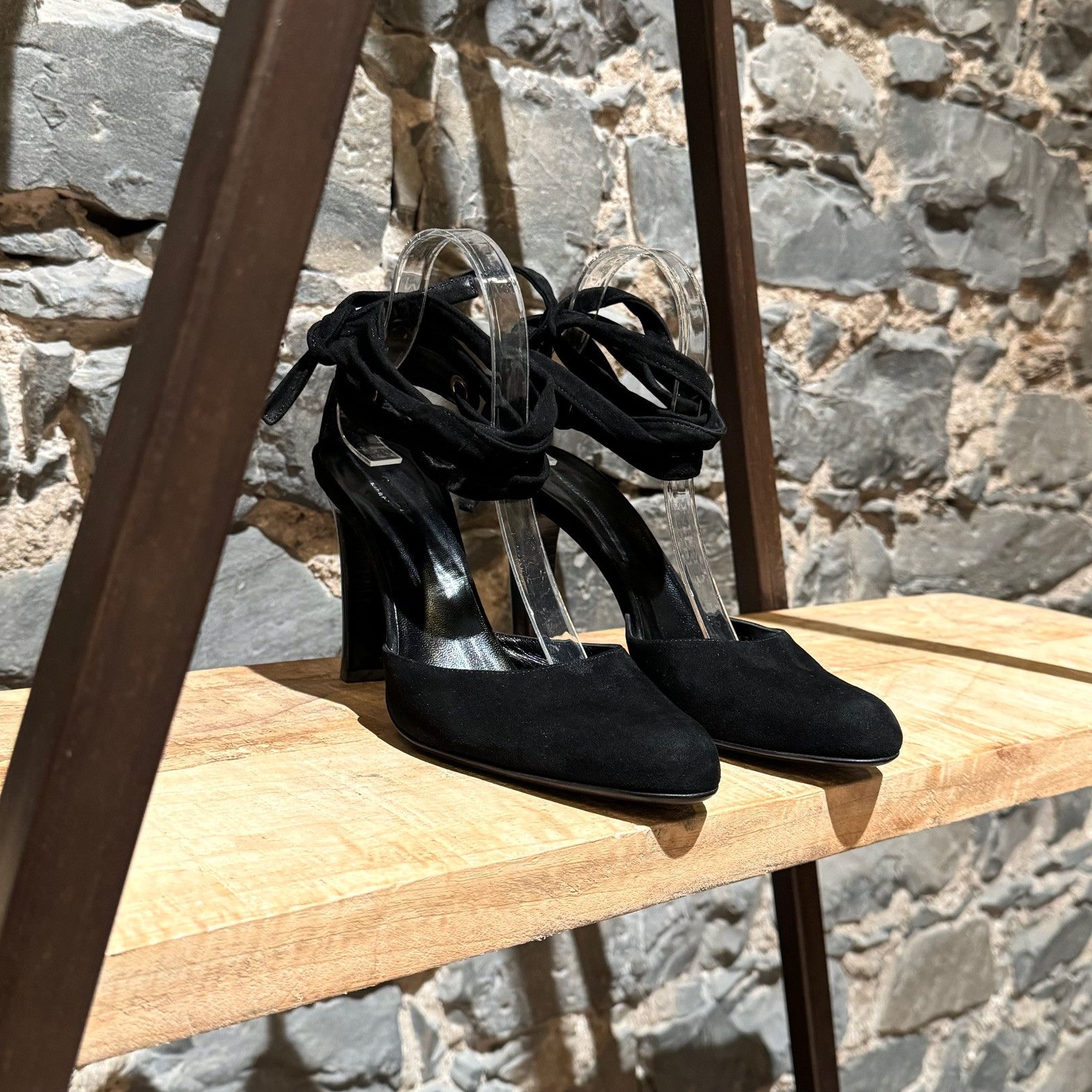 Gucci Gucci Vintage Black Suede Wrap Around Pumps Size US 8.5 / IT 38.5 - 4 Thumbnail