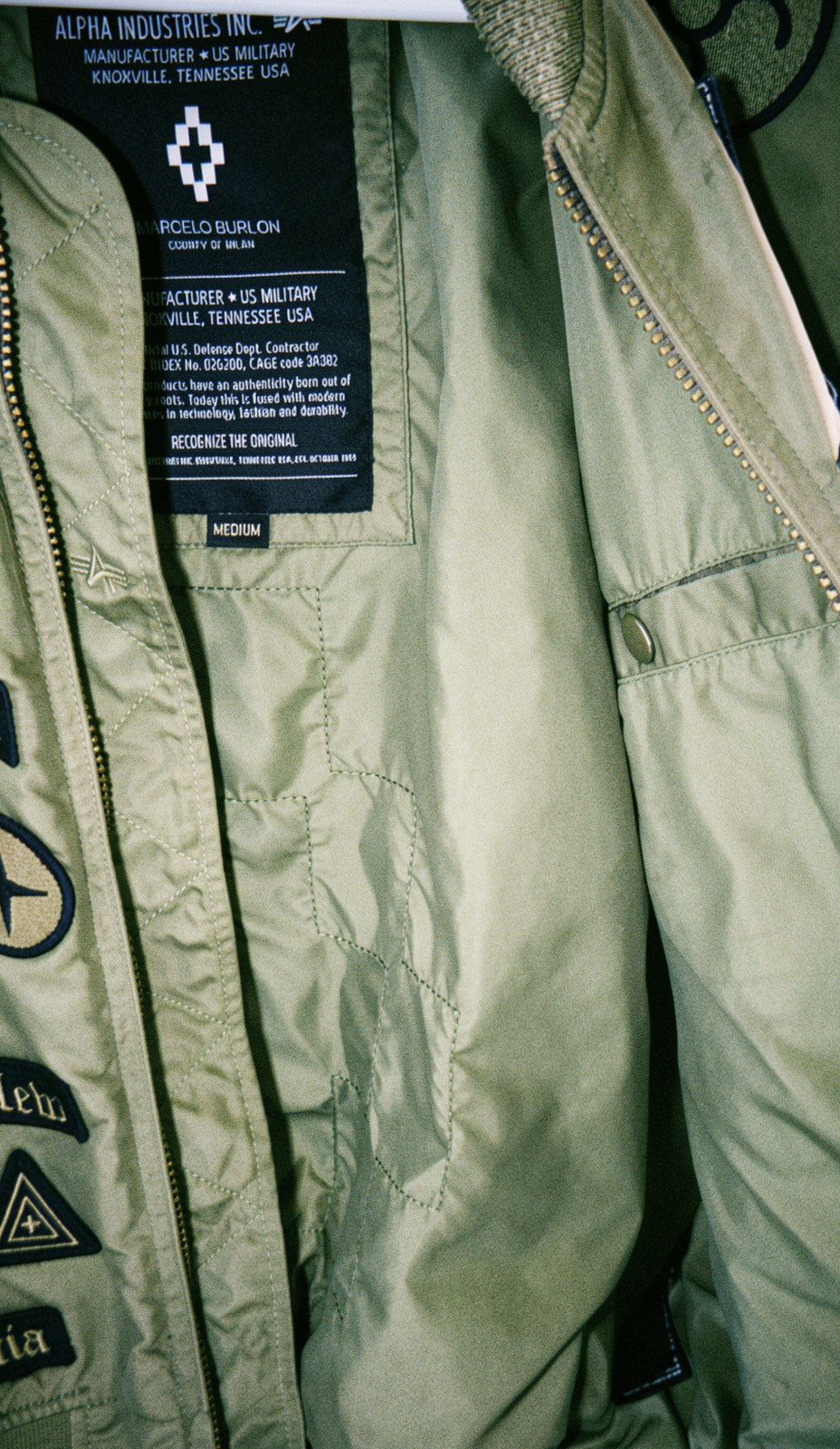 Marcelo Burlon Alpha Industries X Marcelo Burlon Size US M / EU 48-50 / 2 - 3 Thumbnail