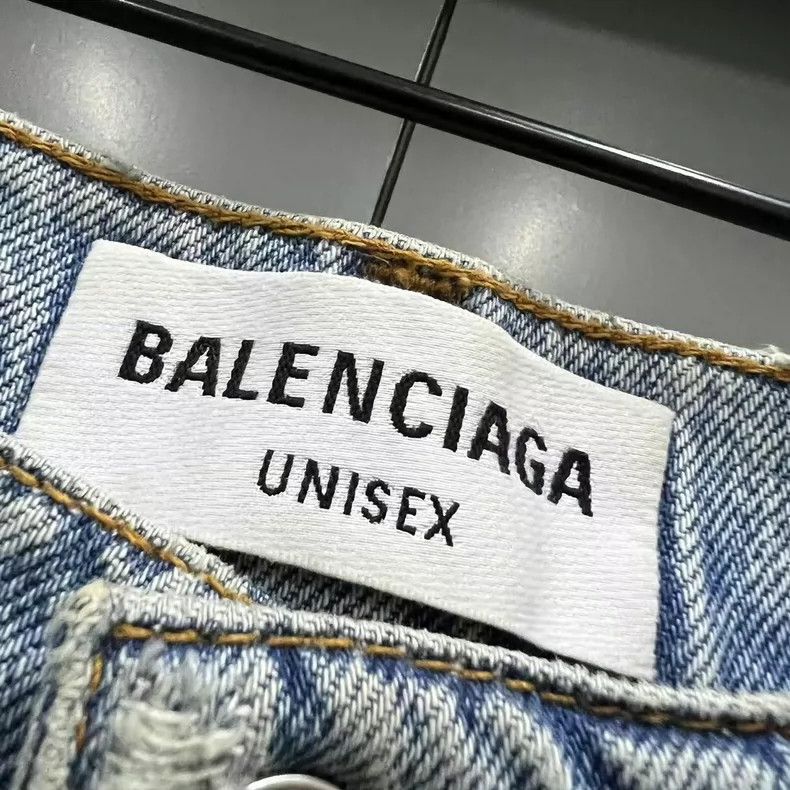 Balenciaga Balenciaga Distressed denim pants Size US 26 / EU 42 - 4 Thumbnail