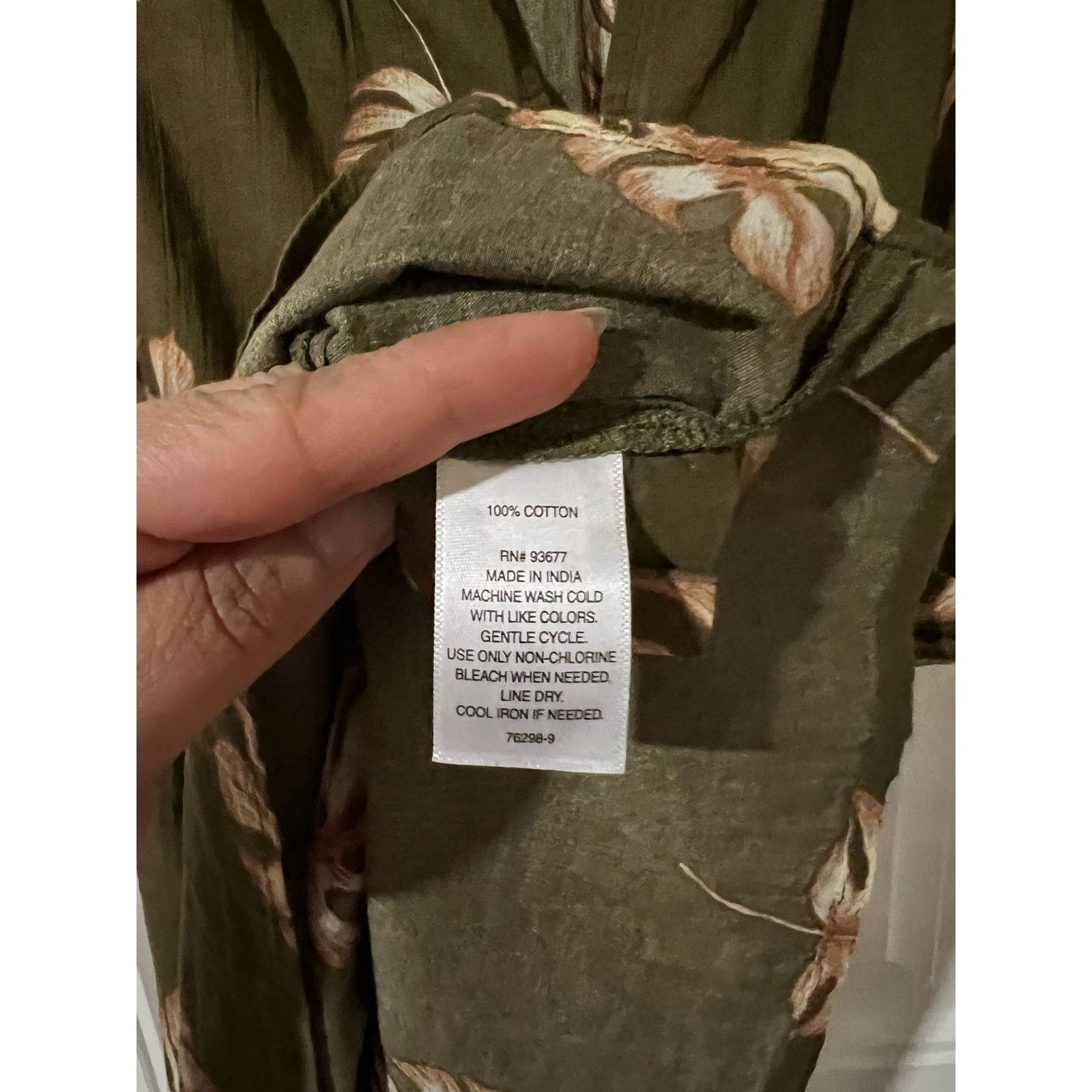 Liz Claiborne Sleeveless Y Neck Woven Olive Grove Leaf Floral Blouse Top S Size S / US 4 / IT 40 - 9 Thumbnail