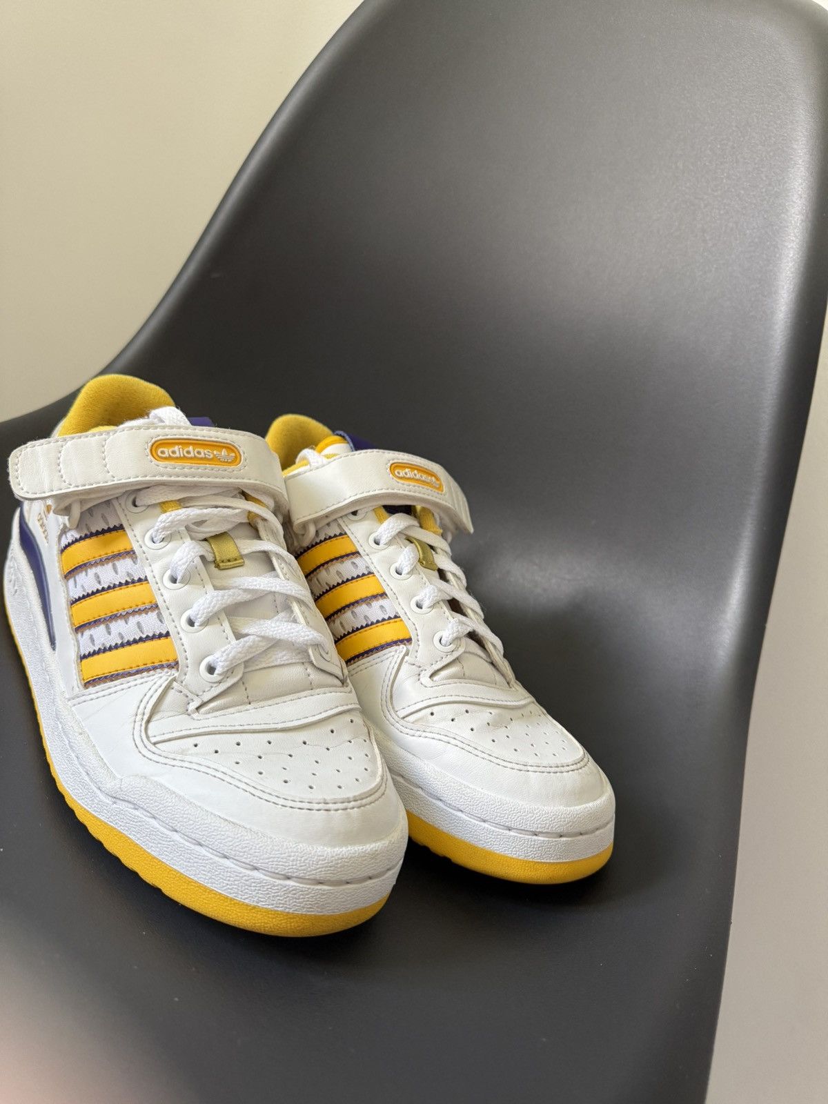 Adidas Adidas forum lakers Size US 8 / EU 41 - 3 Thumbnail