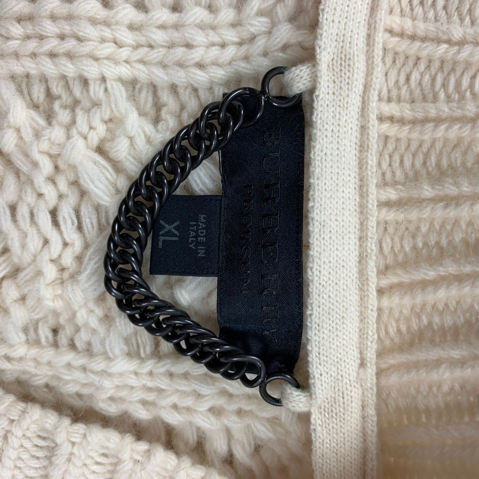 Burberry Prorsum XL Cream Cable Knit Wool / Cashmere V-Neck Sweater Size US XL / EU 56 / 4 - 6 Thumbnail