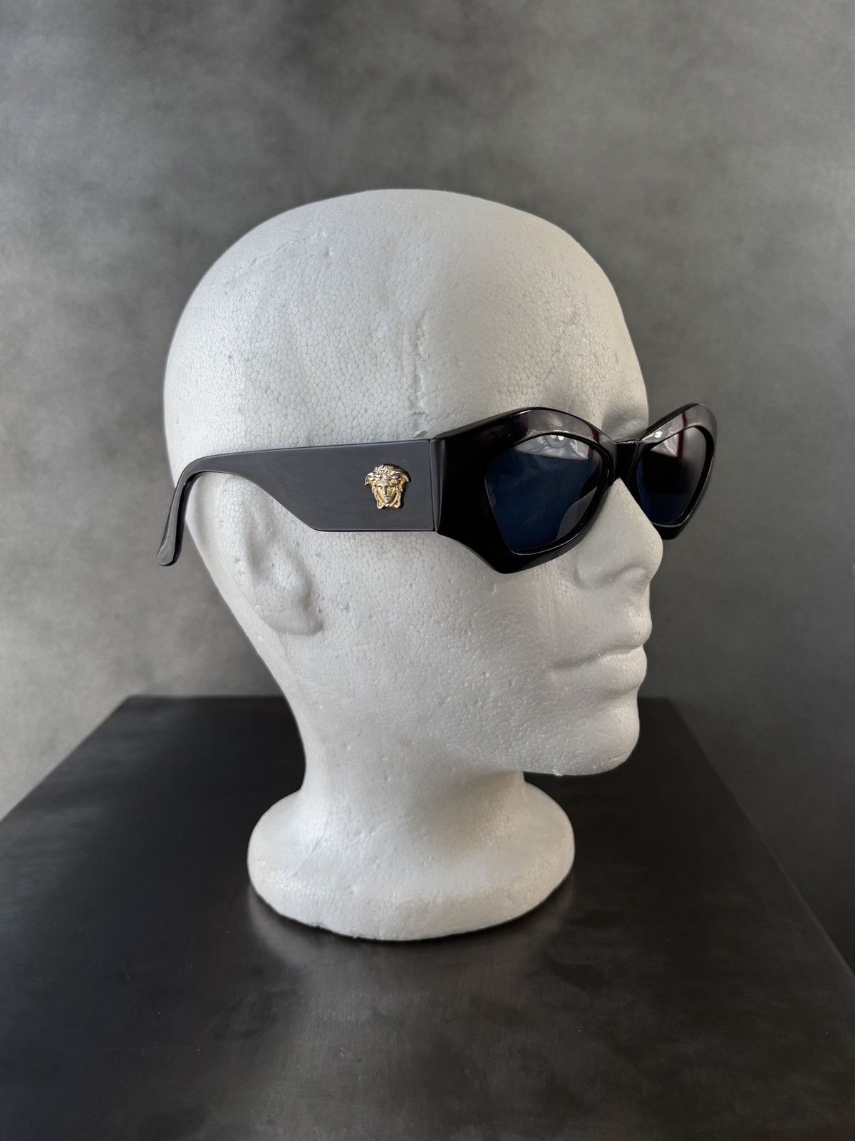 Versace 1990s Gianni Versace Sunglasses Vintage Versace Mod 421 Size ONE SIZE - 18 Thumbnail