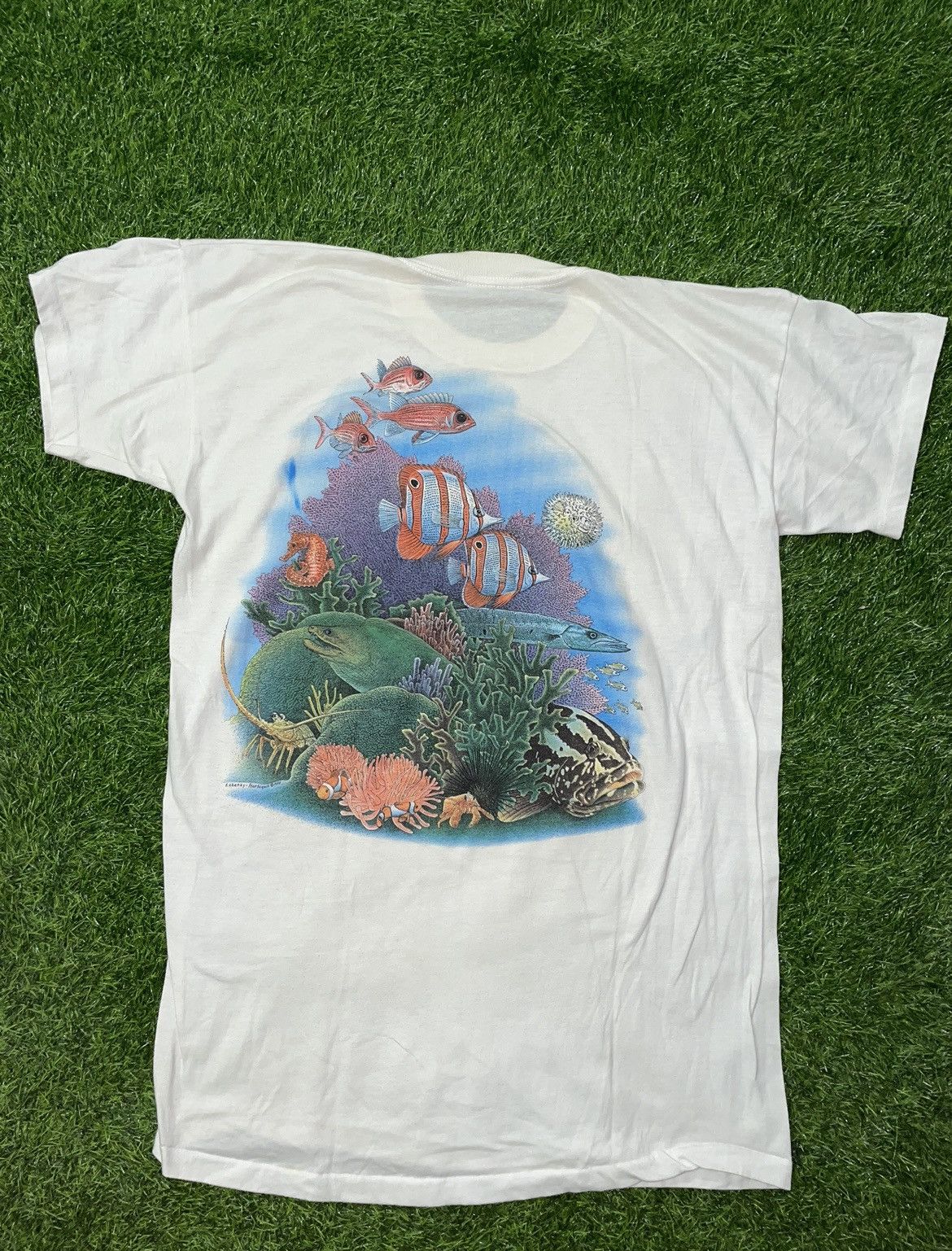 Vintage Vintage 1988 Sea Ocean Fish Tee Shirt Size One Size Size US L / EU 52-54 / 3 - 2 Thumbnail