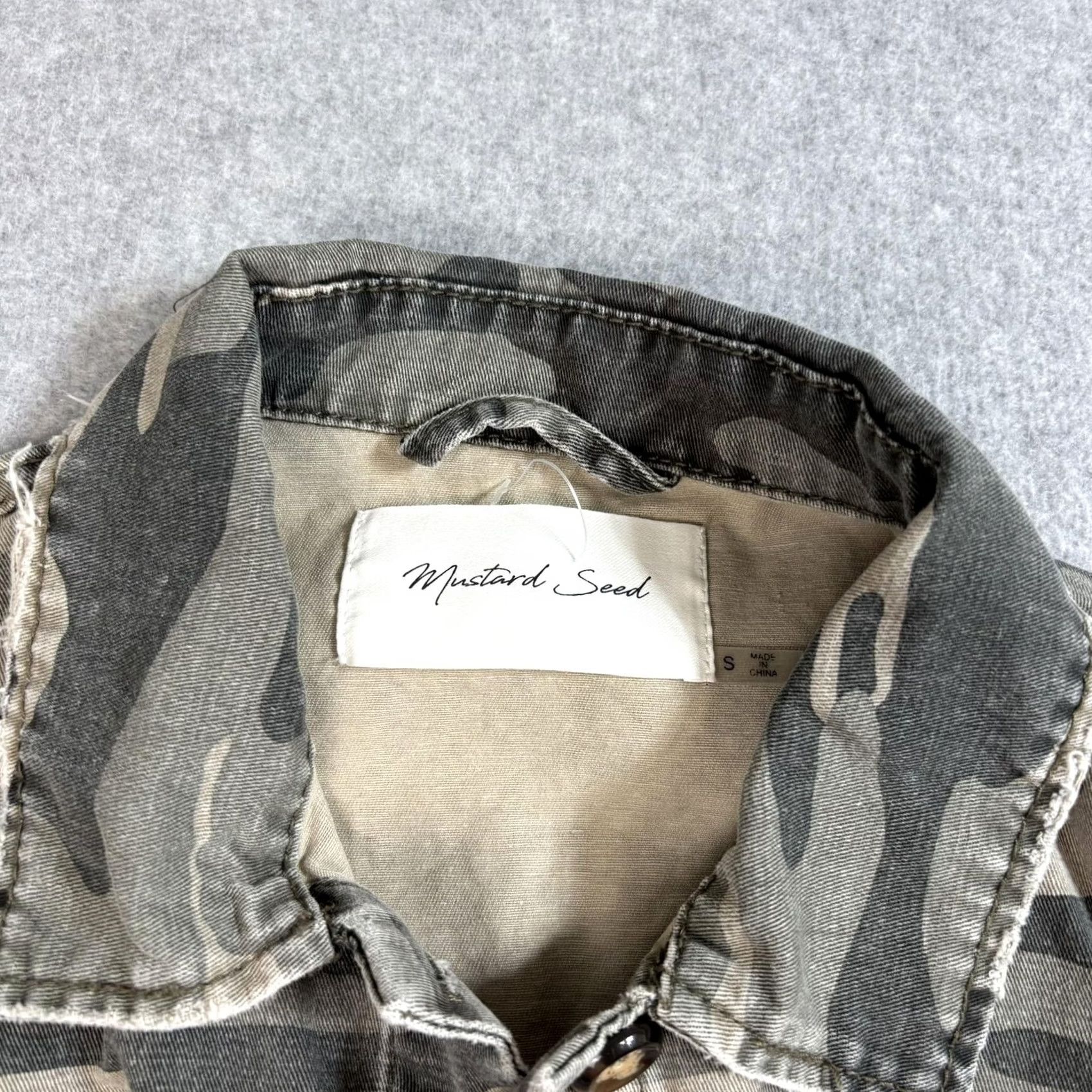 Vintage Mustard Seed Jacket Womens Small Camouflage Button Utility Distressed Chore Barn Military Jacket Pockets Collared Lightweight Fall Spring Size S / US 4 / IT 40 - 4 Thumbnail
