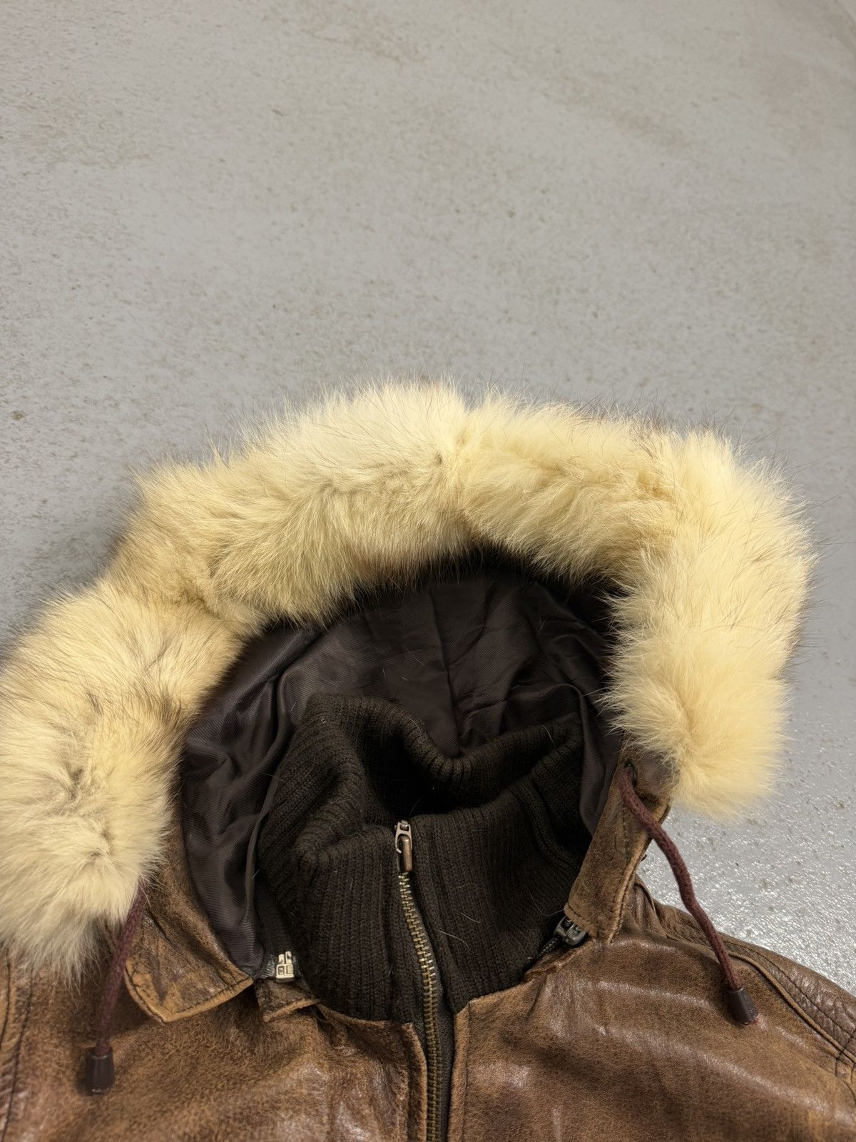 Leather Vintage Leather Fitted Fur Hooded Leather Jacket Size L / US 10 / IT 46 - 8 Thumbnail