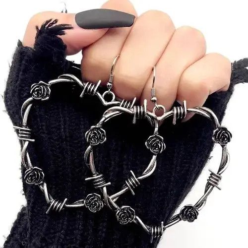 Japanese Brand × Vintage Gothic Rose Barbed Wire Heart Earrings for Women Size ONE SIZE - 4 Thumbnail