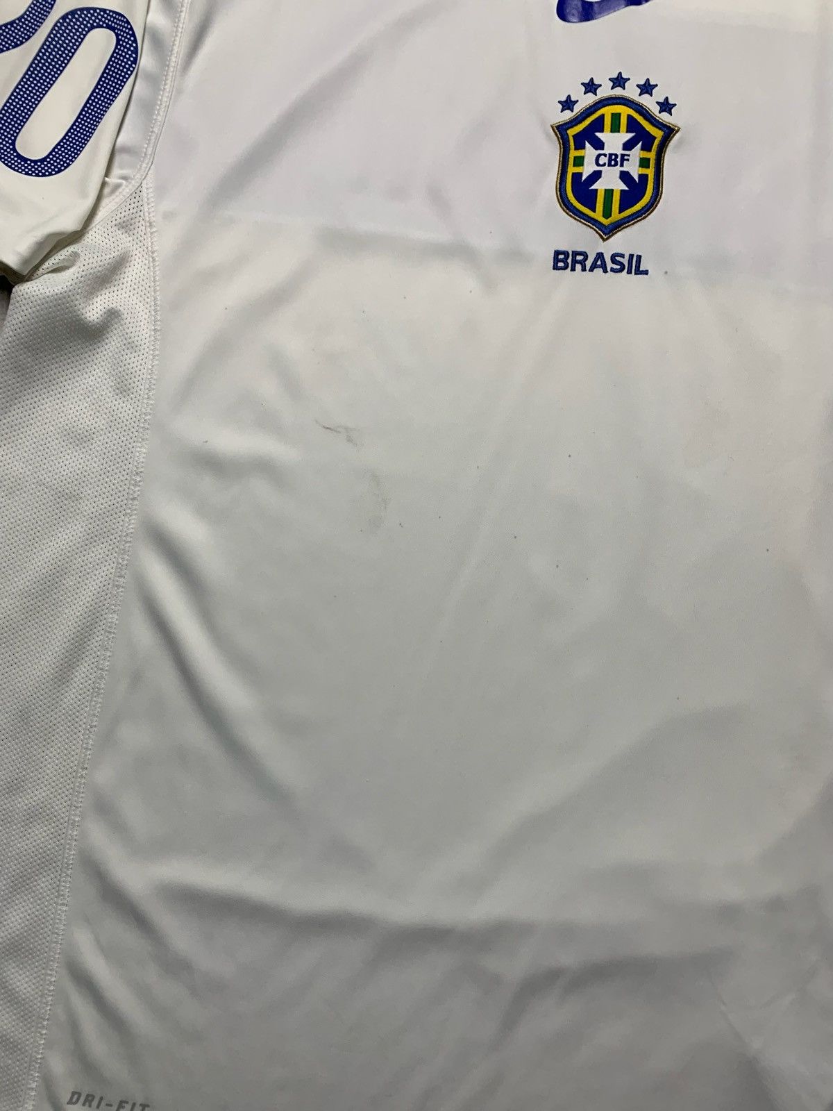 Nike × Vintage Vintage Brazil Nike soccer jersey white 2010 big logo XL Size US XL / EU 56 / 4 - 4 Thumbnail