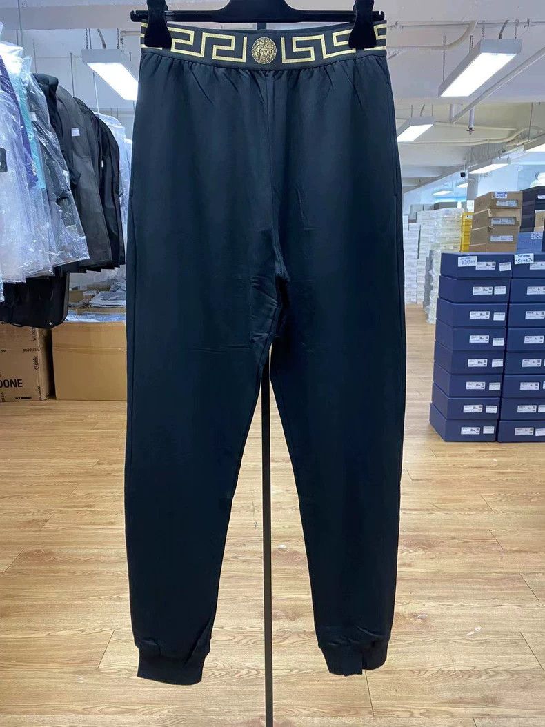 Versace Versace Black sweatpants Size US 30 / EU 46 - 1 Thumbnail