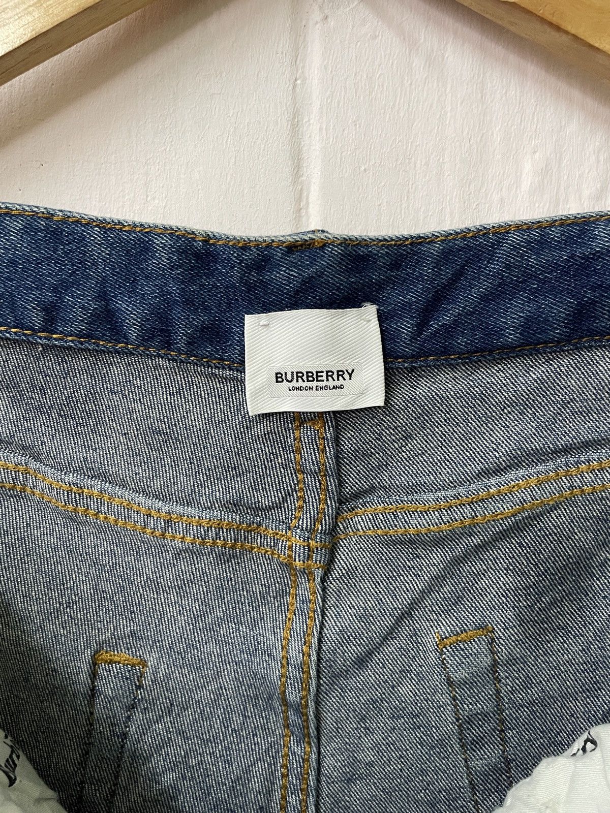 Burberry × Vintage MEN JEANS BURBERRY LONDON ENGLAND Size US 35 - 5 Thumbnail
