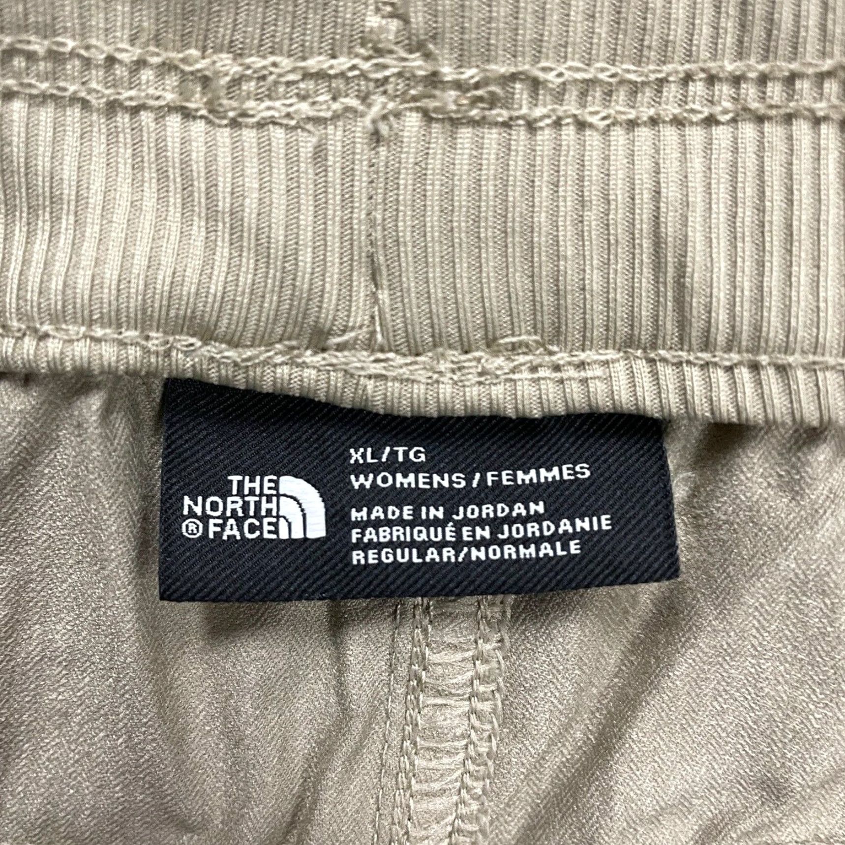 The North Face THE NORTH FACE Active Shorts Womens XL Brown Zip Pocket Elastic Waist Athletic Size 40" / US 18 - 3 Thumbnail
