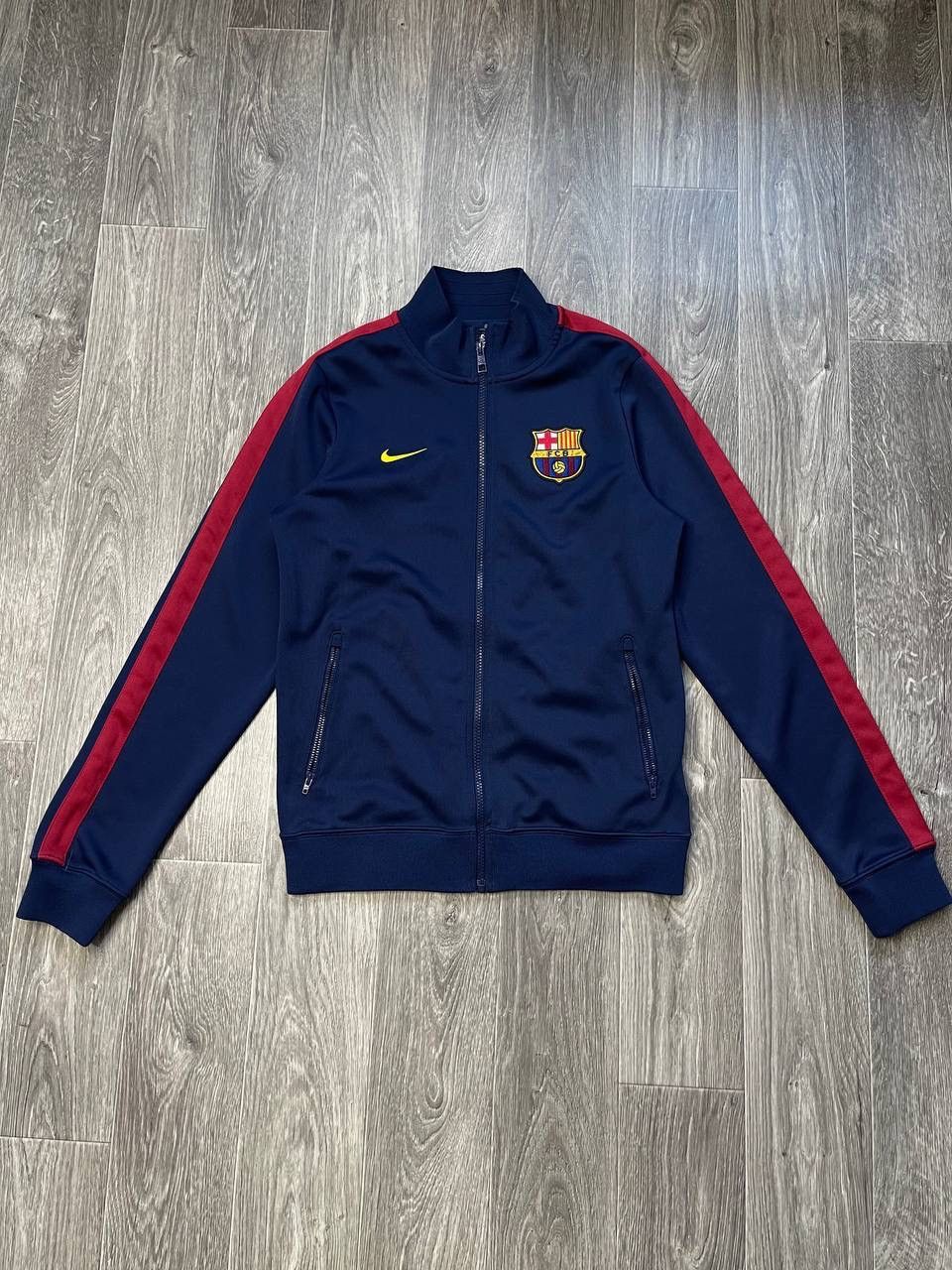 Nike BARCELONA 2010/ N98 FOOTBALL TRACK JACKET 542394-410 size S Size US S / EU 44-46 / 1 - 1 Thumbnail