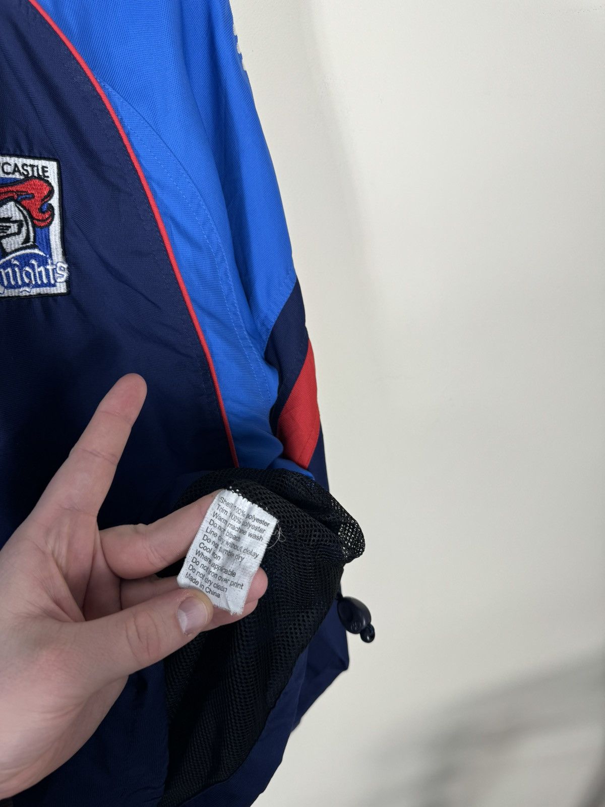 Vintage Vintage Newcastle Knights NRL Rugby 2004 Zip Track Jacket Size US L / EU 52-54 / 3 - 6 Thumbnail