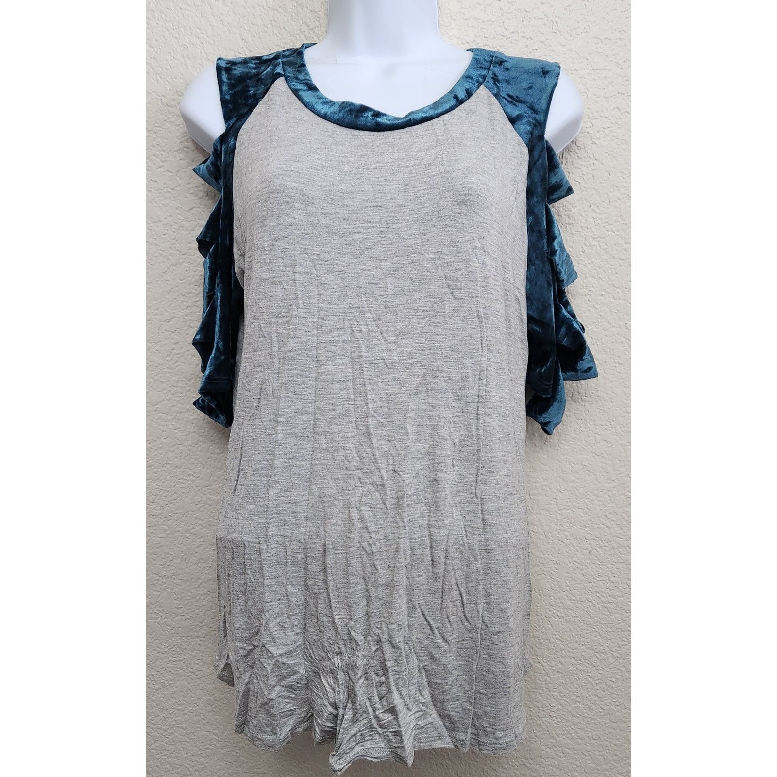 Other Promesa Gray Blue Velvet Cold Shoulders Top Medium Size M / US 6-8 / IT 42-44 - 1 Thumbnail