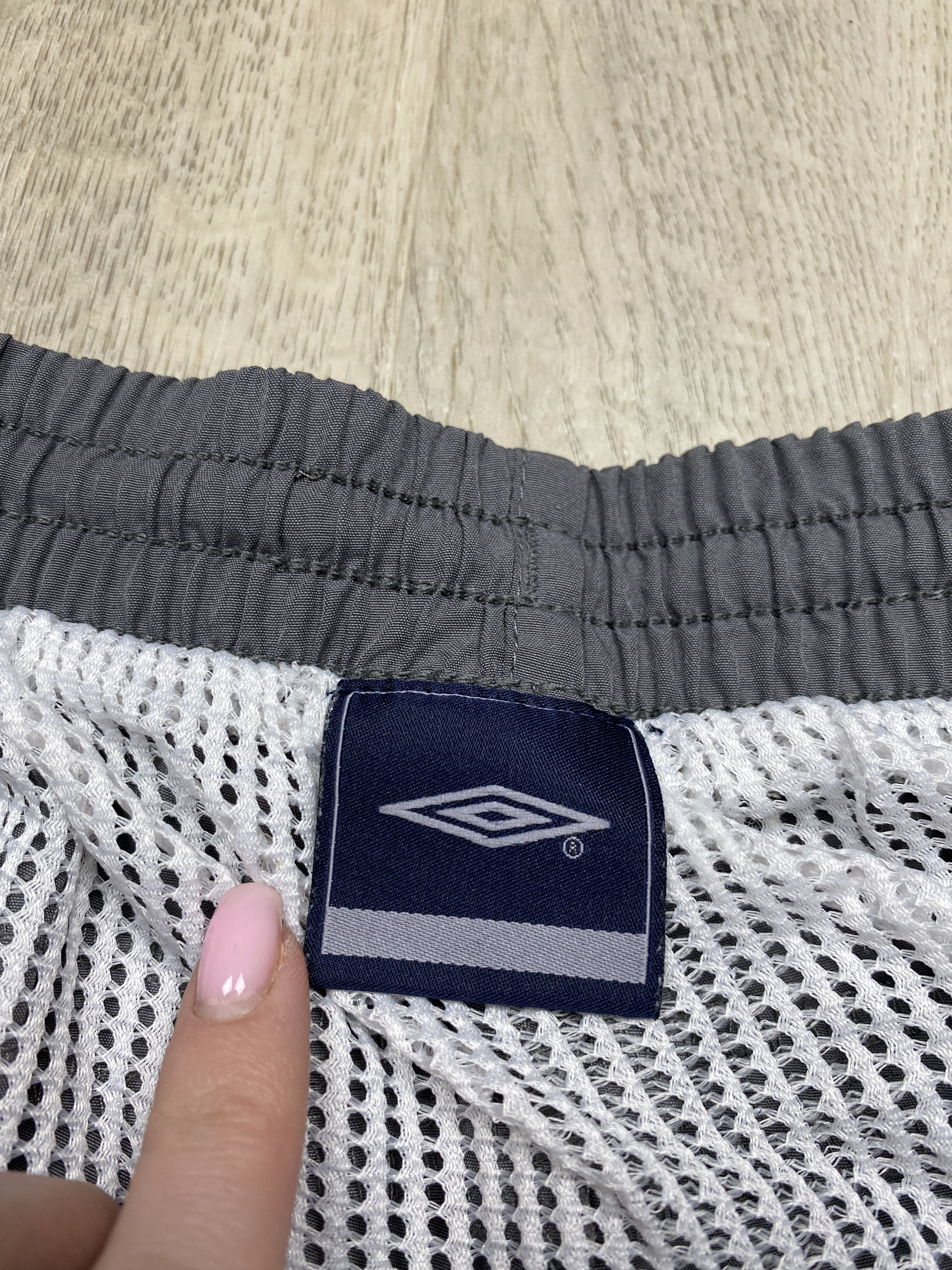 Umbro Umbro Vintage Mens Nylon Shorts Size US 38 / EU 54 - 5 Thumbnail