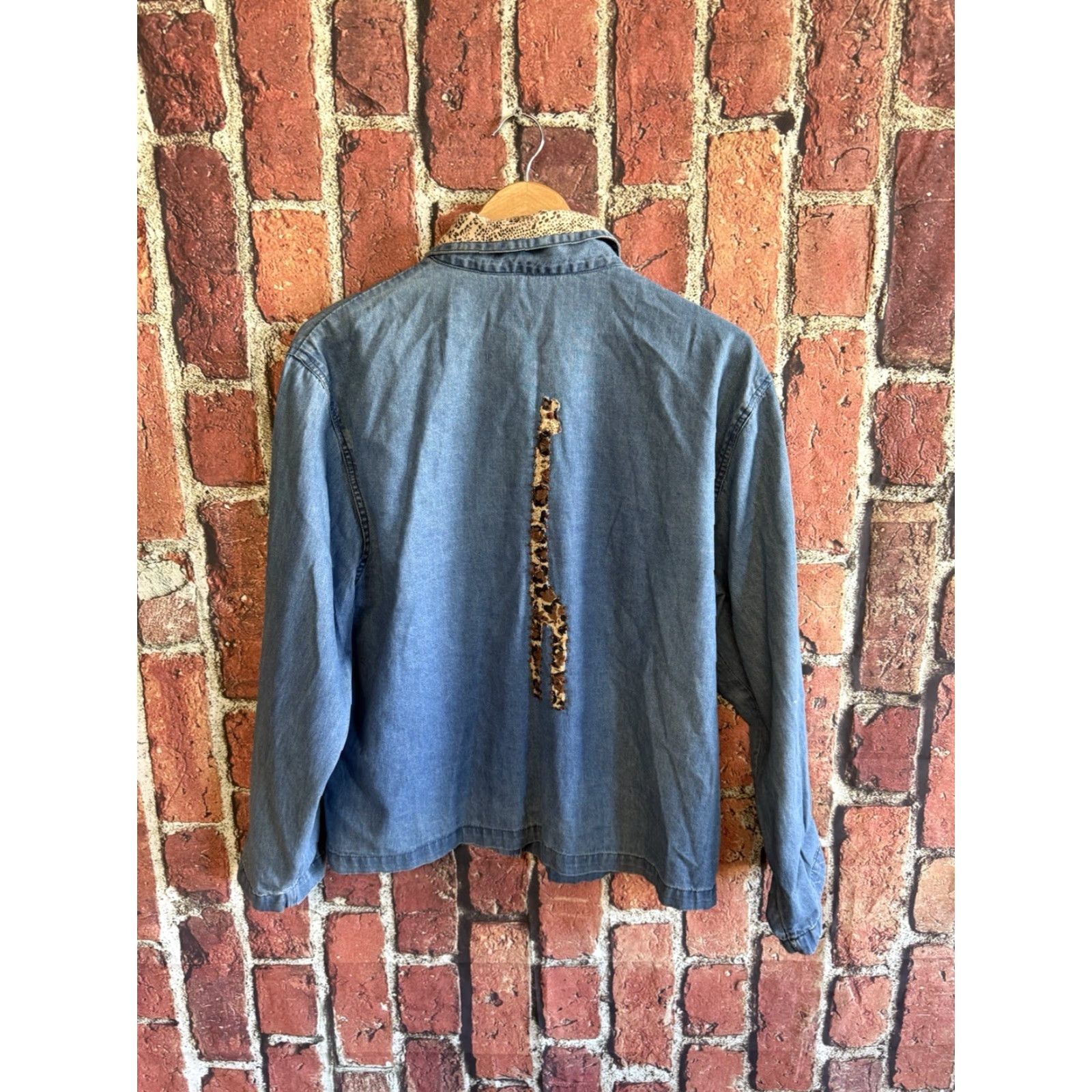 Denime VINTAGE Tantrums Womens Denim Button-Up Shirt Blue Giraffes Size M Size M / US 6-8 / IT 42-44 - 2 Thumbnail