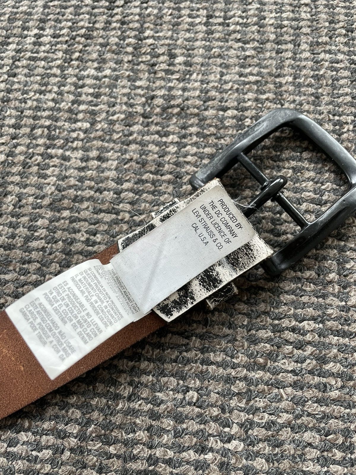 Levi's Vintage Avantgarde Levi’s distressed leather belt Y2K Size ONE SIZE - 8 Thumbnail