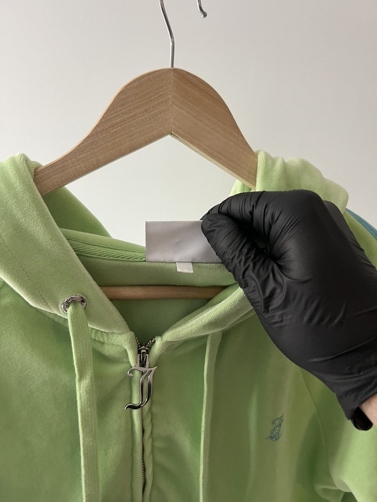 Juicy Couture Juicy Couture Women's Green Madison Hoodie Velour Medium Size M / US 6-8 / IT 42-44 - 14 Thumbnail