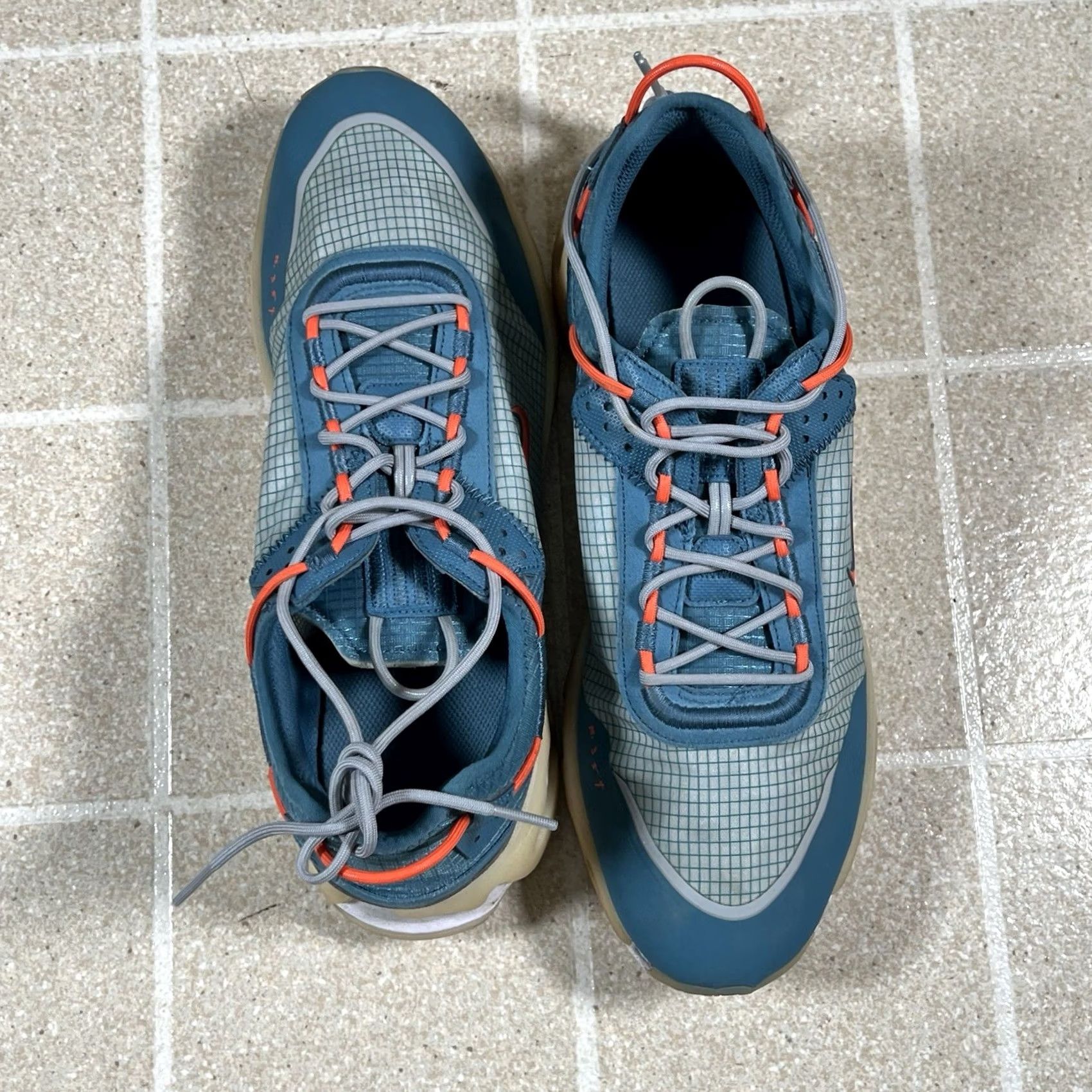 Nike Nike React Live Sneaker Blue 2021 Sz 12 CV1772-401 Mens Size US 12 / EU 45 - 6 Thumbnail