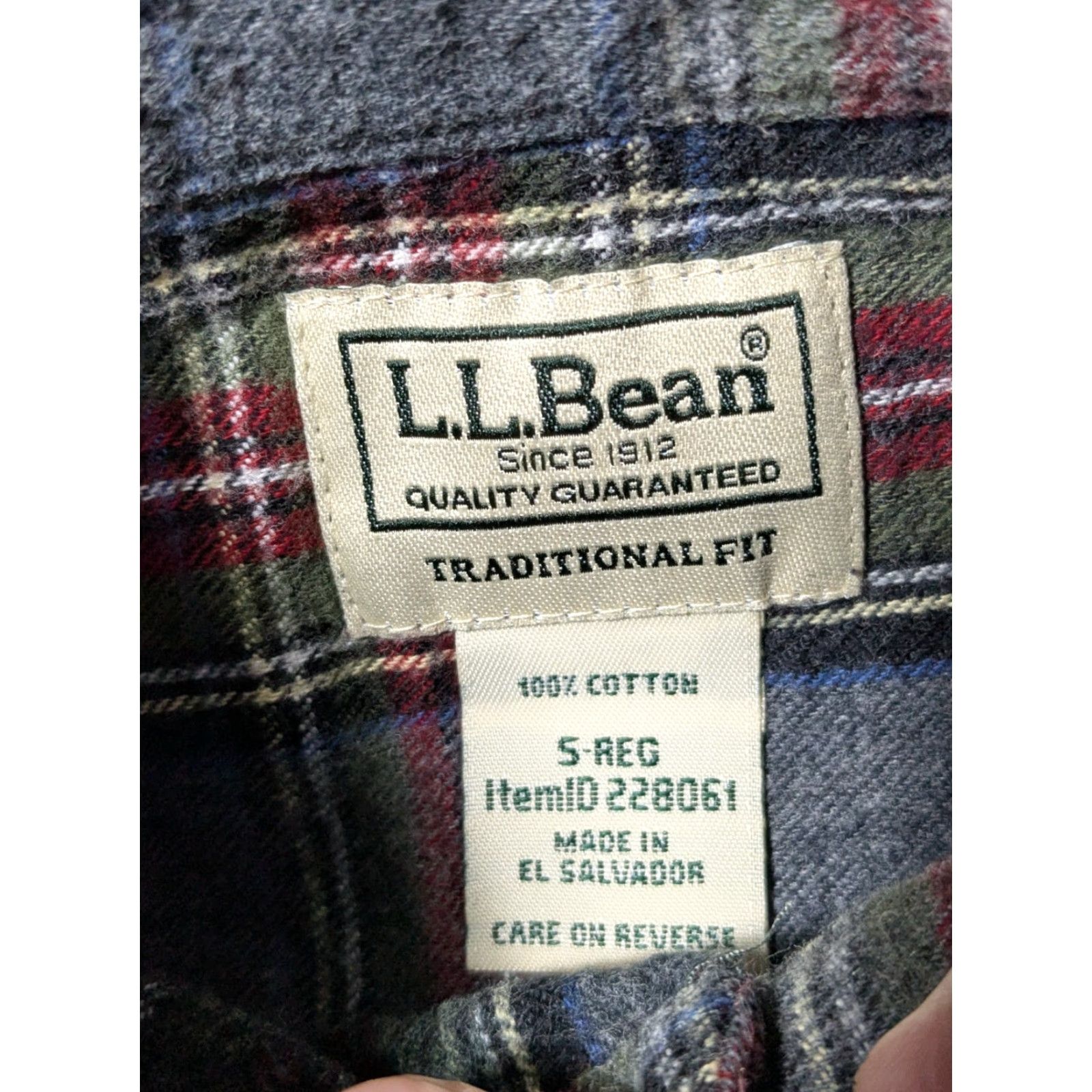 Vintage VINTAGE L.L. Bean Traditional Fit Shirt Men Small-REG Grey Scotch Plaid Flannel Button-Up Size US S / EU 44-46 / 1 - 6 Thumbnail