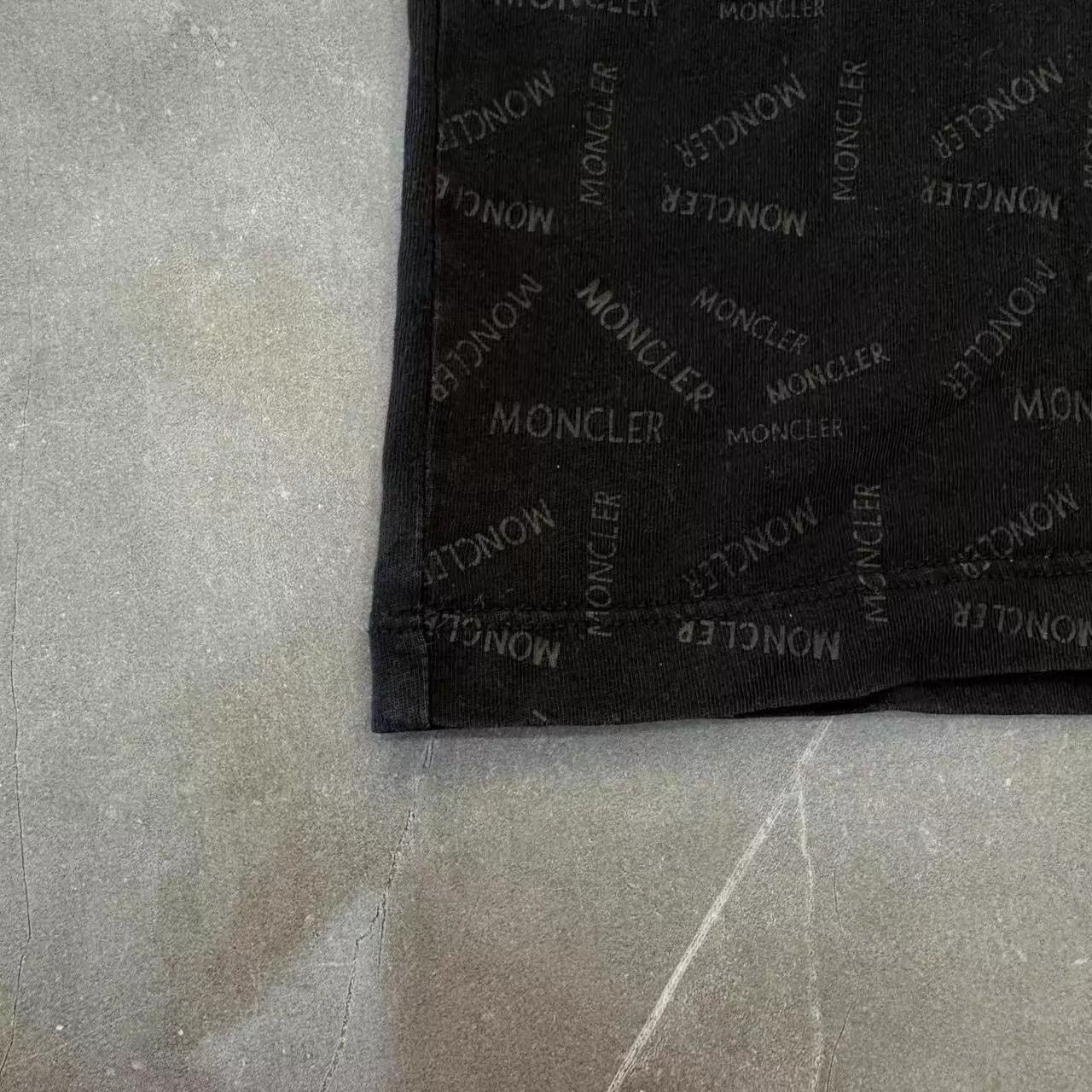 Moncler Moncler All Over Logo Short Sleeve T-shirt XL Size XL / US 12-14 / IT 48-50 - 4 Thumbnail