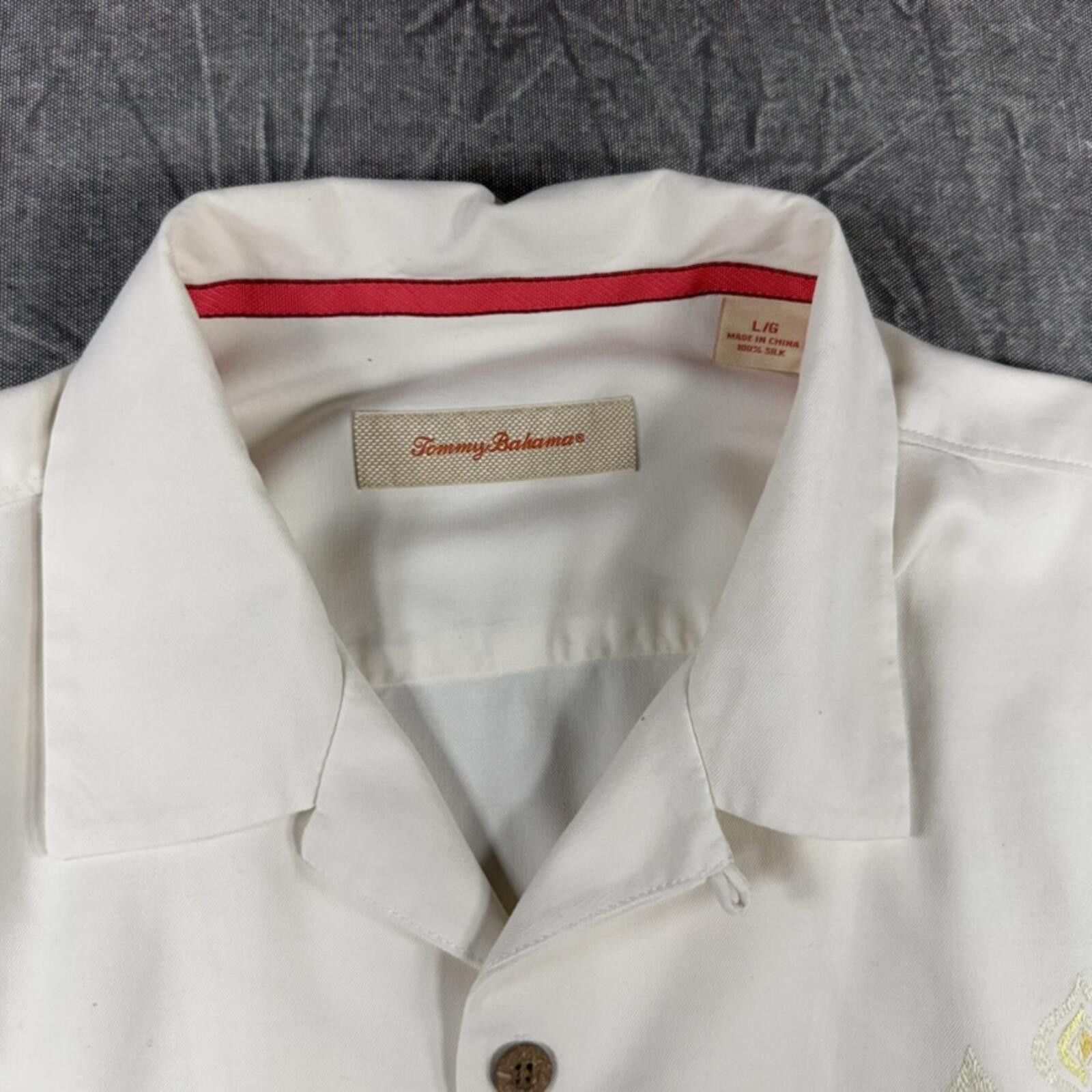 Tommy Bahama Tommy Bahama Shirt Men's L Cream Hawaiian Silk button down Size US L / EU 52-54 / 3 - 2 Thumbnail