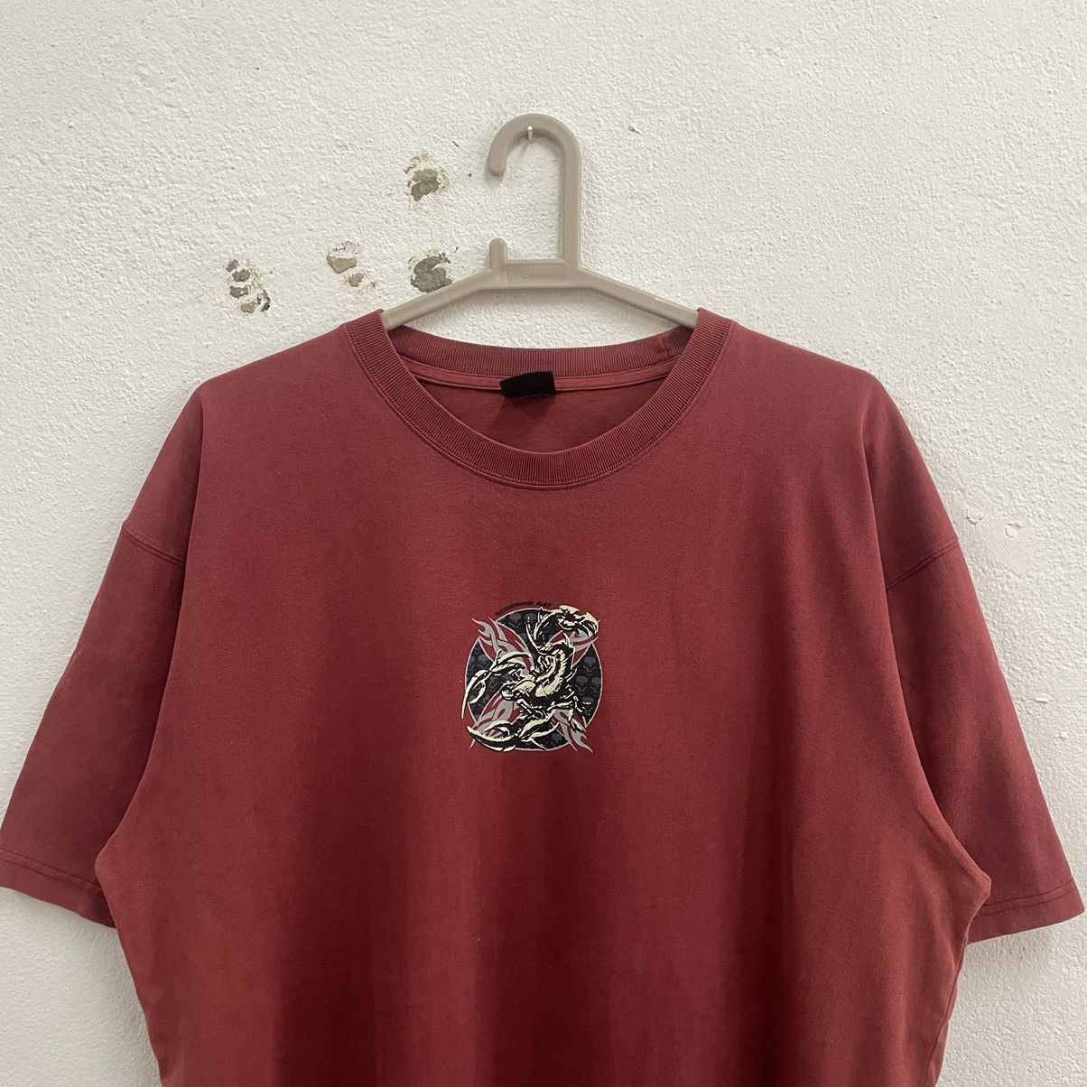 Vintage 🔥Vintage Scorpion Bay Big Logo Sun Faded Surfing Tee Size US XXL / EU 58 / 5 - 4 Thumbnail