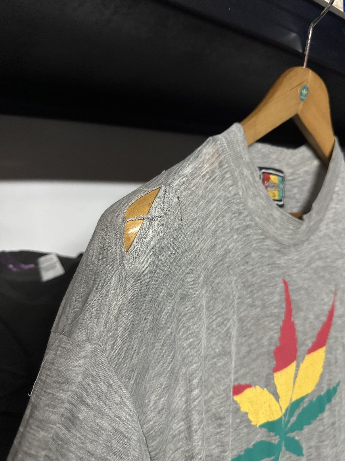 Band Tees × Vintage Vintage 90s Marijuana Paper Thin Distressed Tee Size US L / EU 52-54 / 3 - 5 Thumbnail