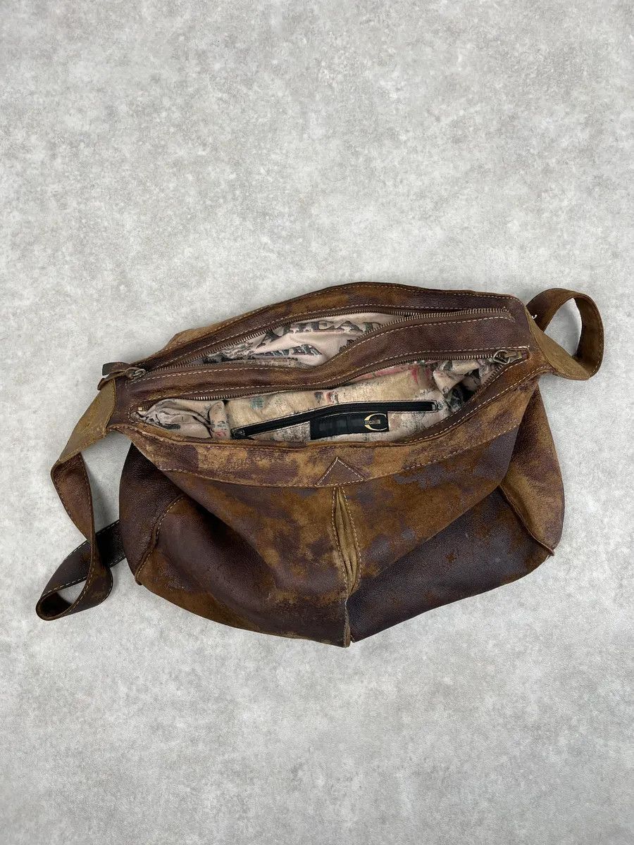 Just Cavalli 2000s Cavalli Brown Eroded Leather Shoulder Bag Size ONE SIZE - 8 Thumbnail