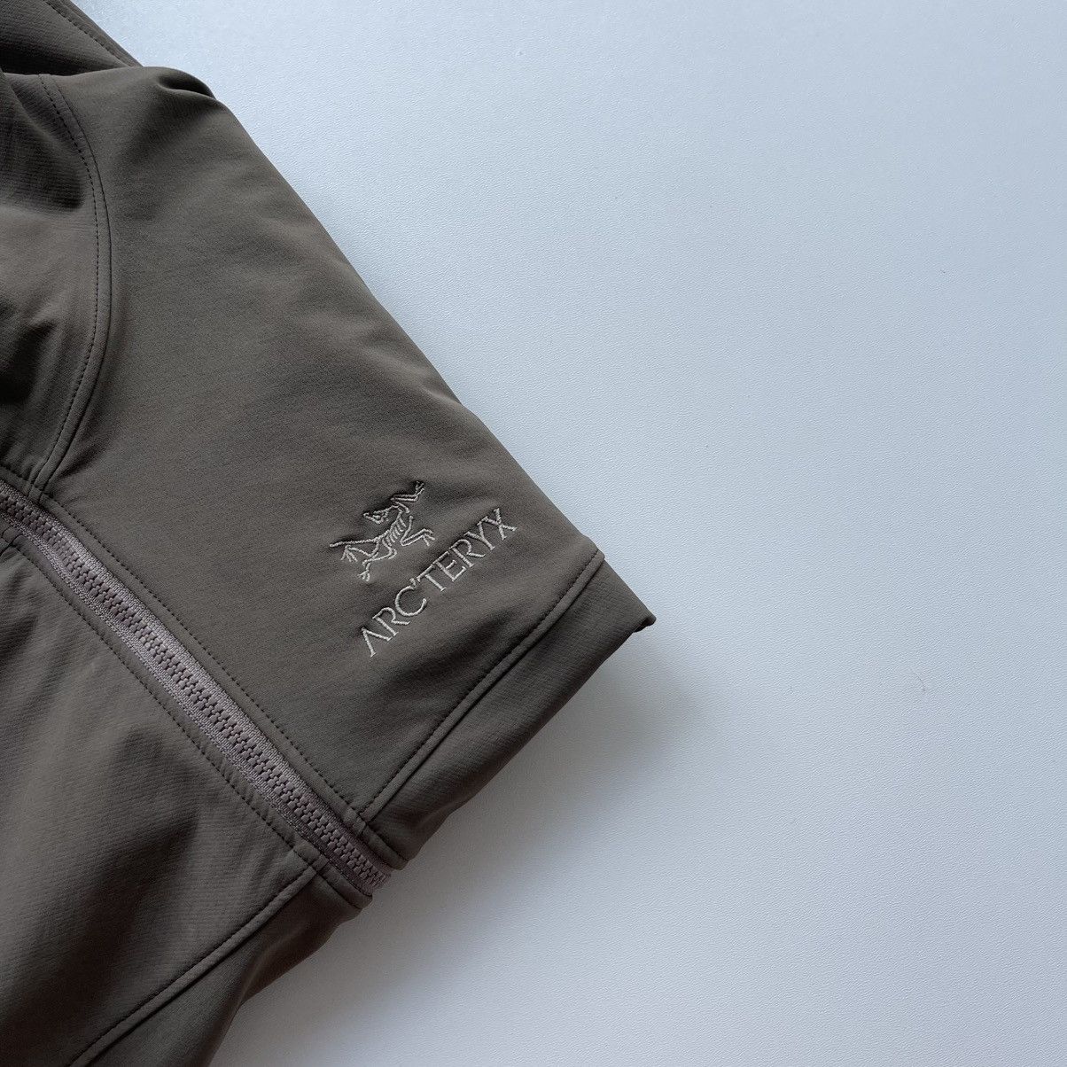 Arc'teryx Arcteryx Gamma LT SS15 Hooded Softshell Jacket Basalt Rare Size US M / EU 48-50 / 2 - 9 Thumbnail