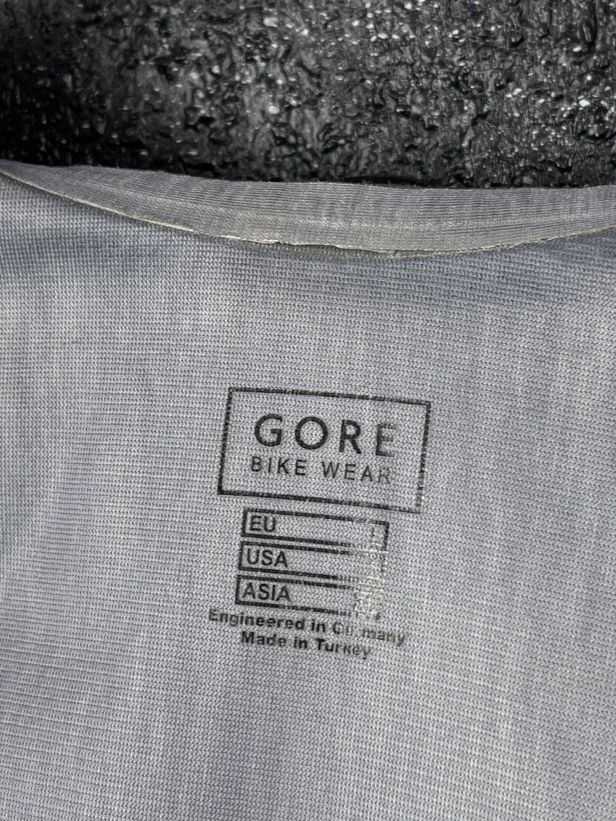Goretex Gore Bike Wear Gore-Tex Full Zip Red/Black Active Cycling Jacket Men’s Size L Size US L / EU 52-54 / 3 - 11 Thumbnail