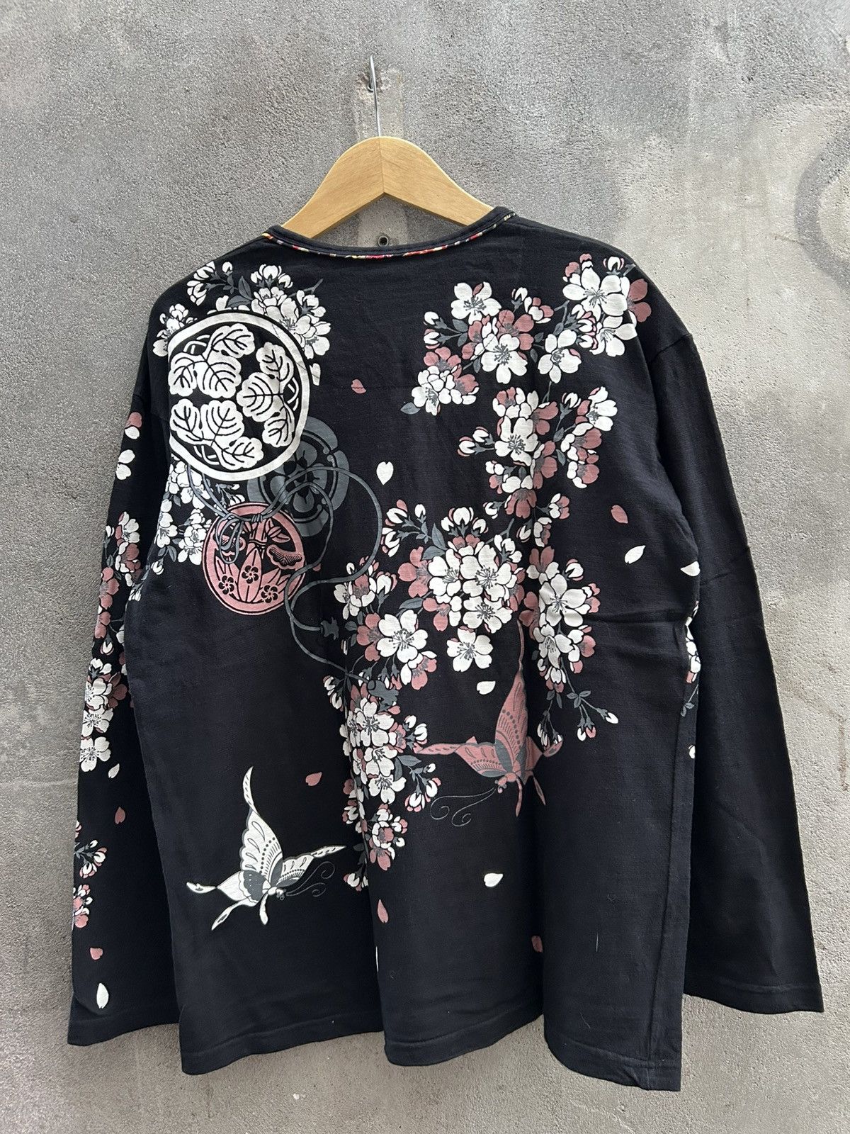 If Six Was Nine × Le Grande Bleu (L.G.B.) × Yohji Yamamoto Vintage Floral Henley Long Sleeve – Black Size US XXL / EU 58 / 5 - 8 Thumbnail
