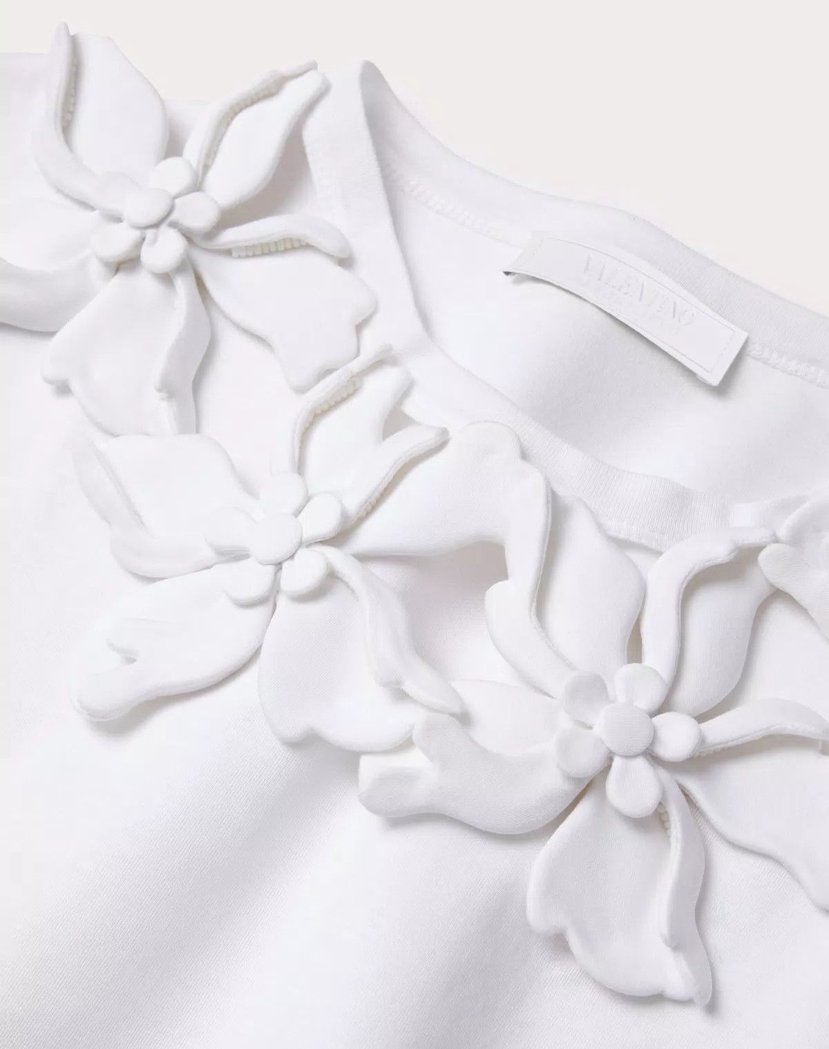 Valentino o1s1wg110525 Embroidered Cotton Jersey T-Shirt in White Size M / US 6-8 / IT 42-44 - 7 Thumbnail